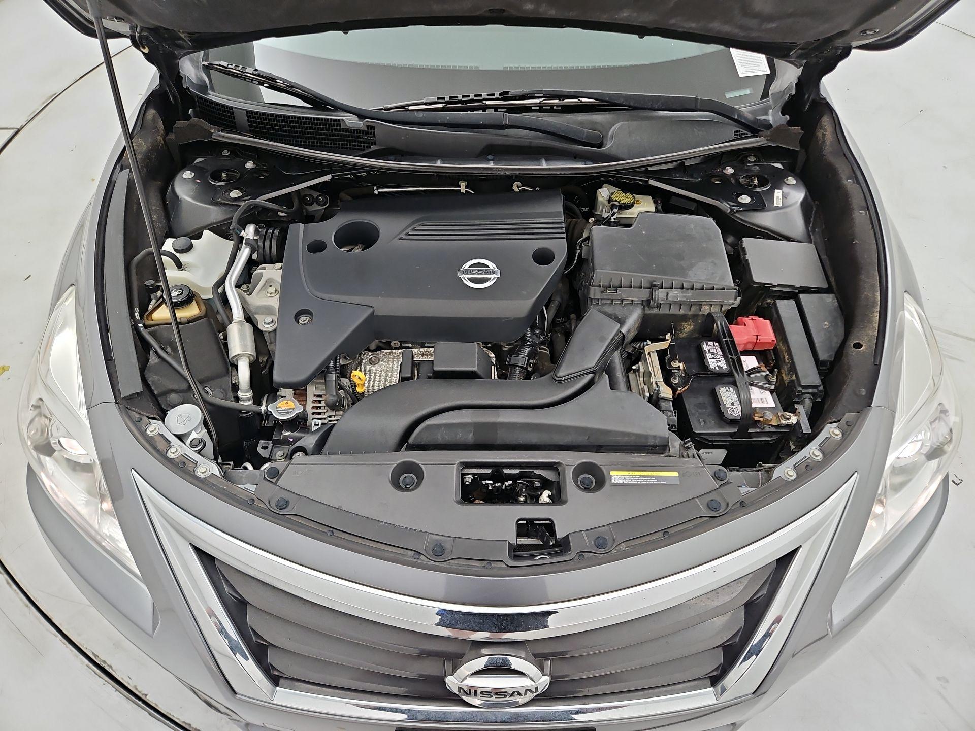 Thumbnail: 2015 Nissan Altima - 20
