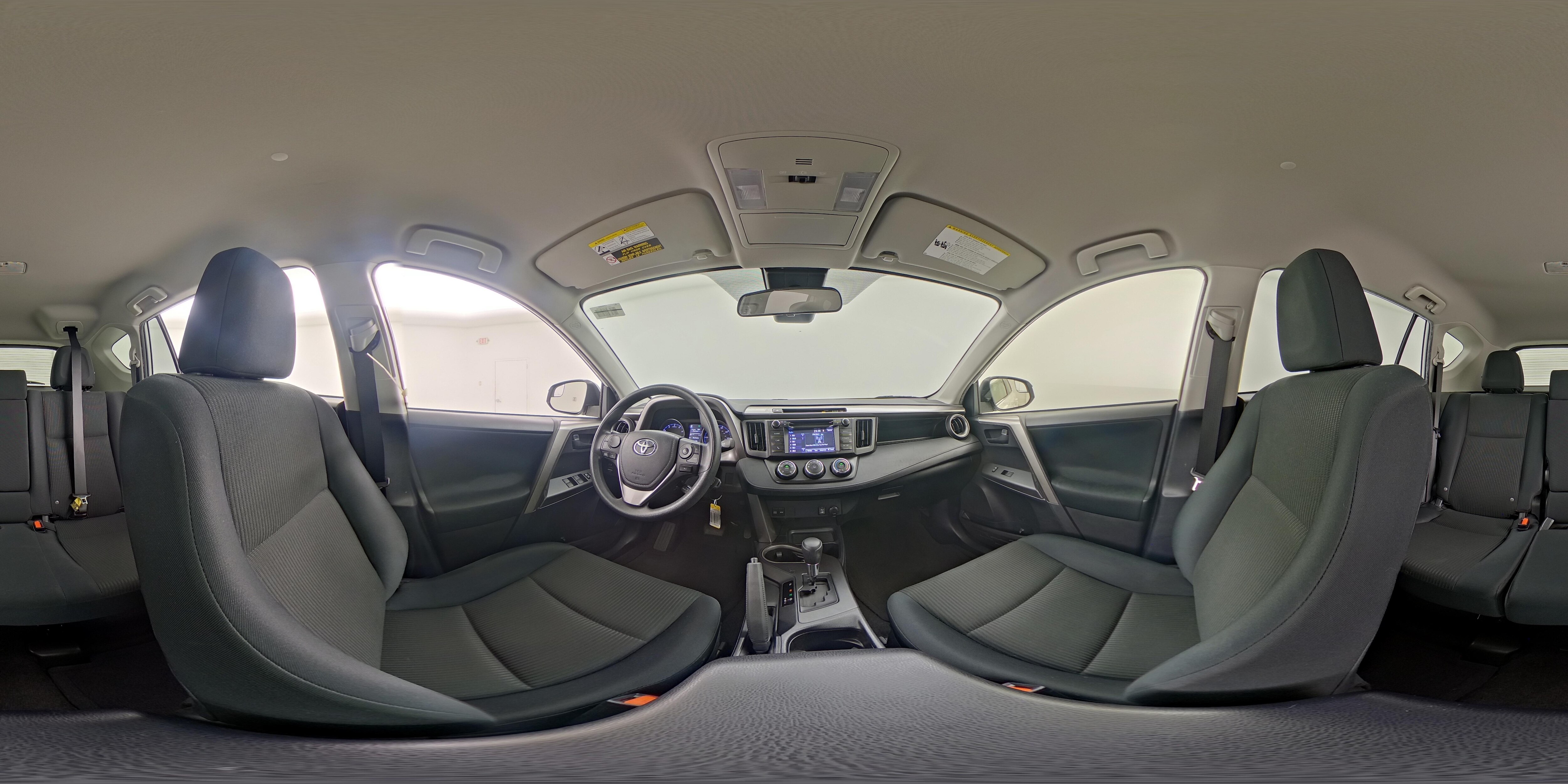 2018 Toyota RAV4 LE - Photo 23