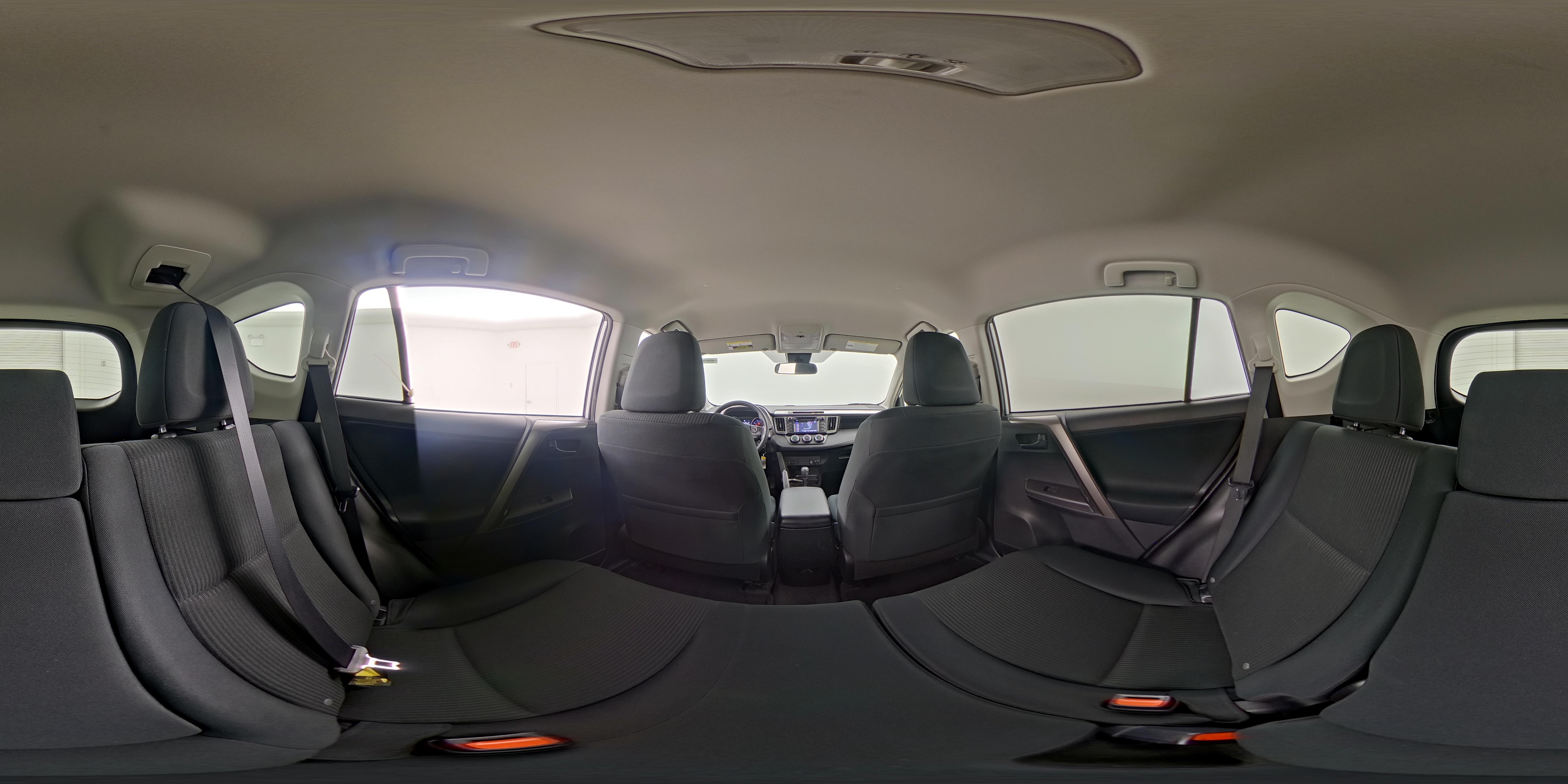 2018 Toyota RAV4 LE - Photo 24