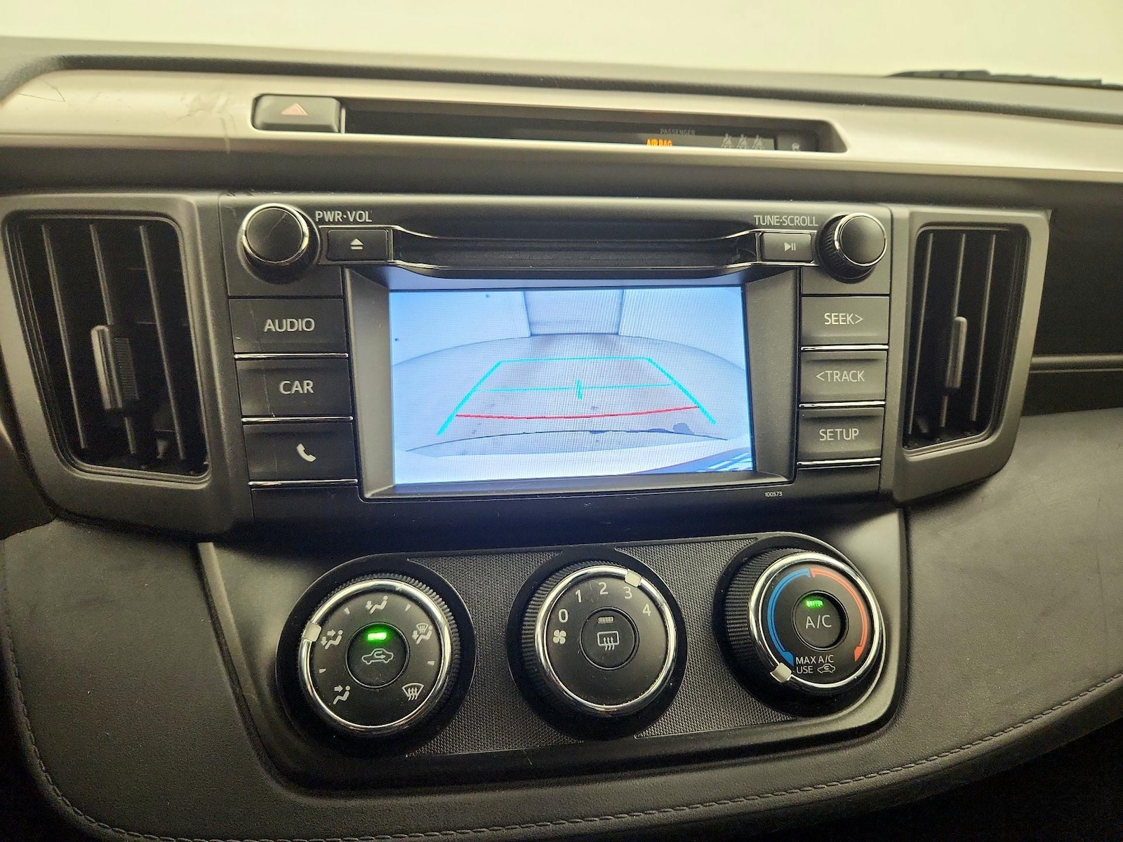 2018 Toyota RAV4 LE - Photo 13