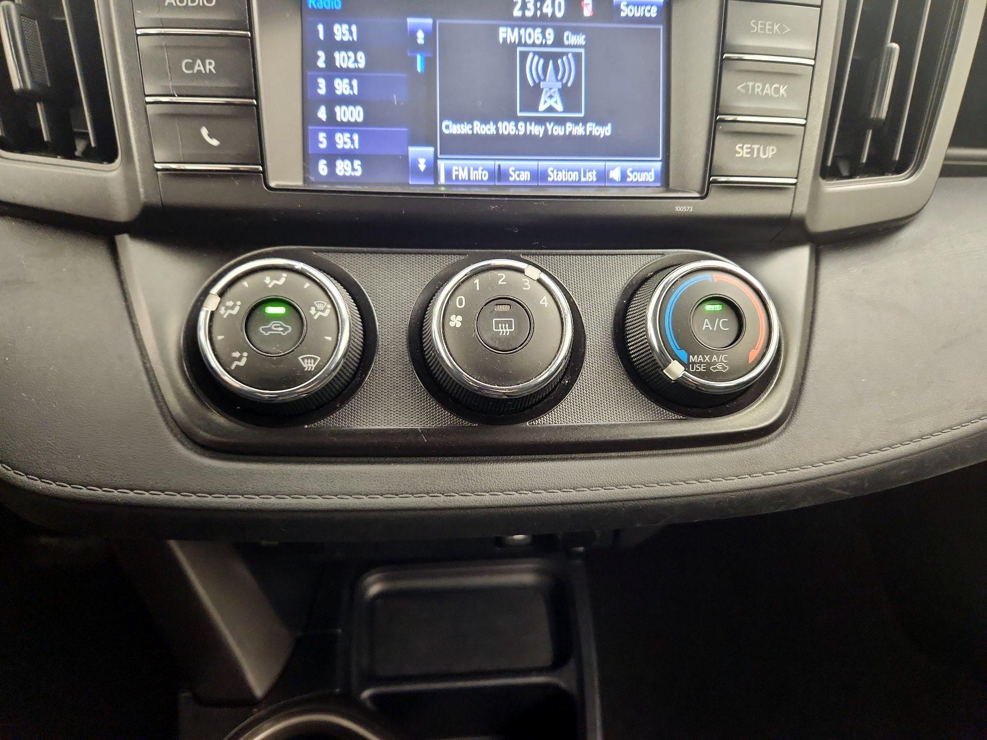 Thumbnail: 2018 Toyota RAV4 - 14