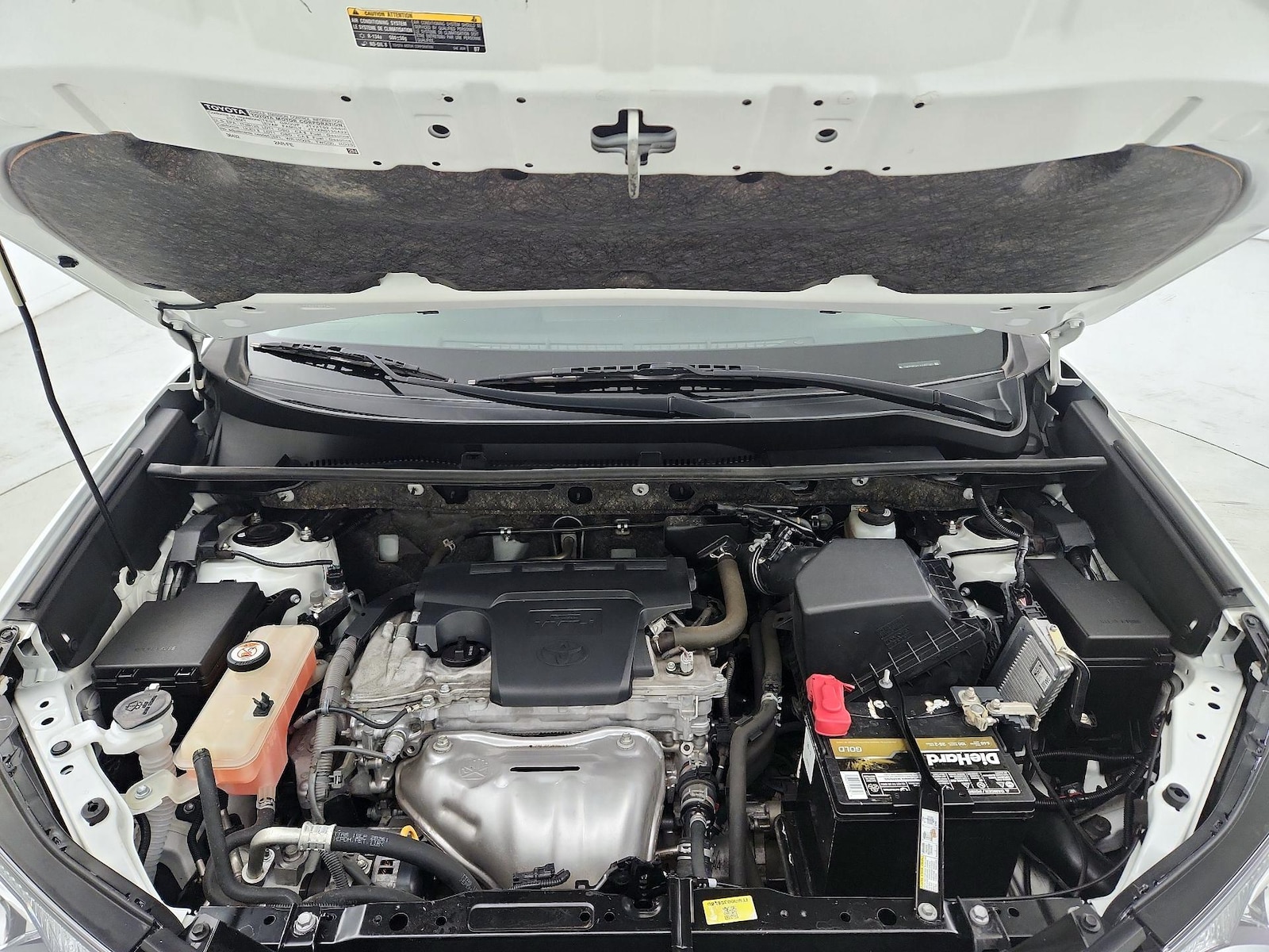 2018 Toyota RAV4 LE - Photo 21