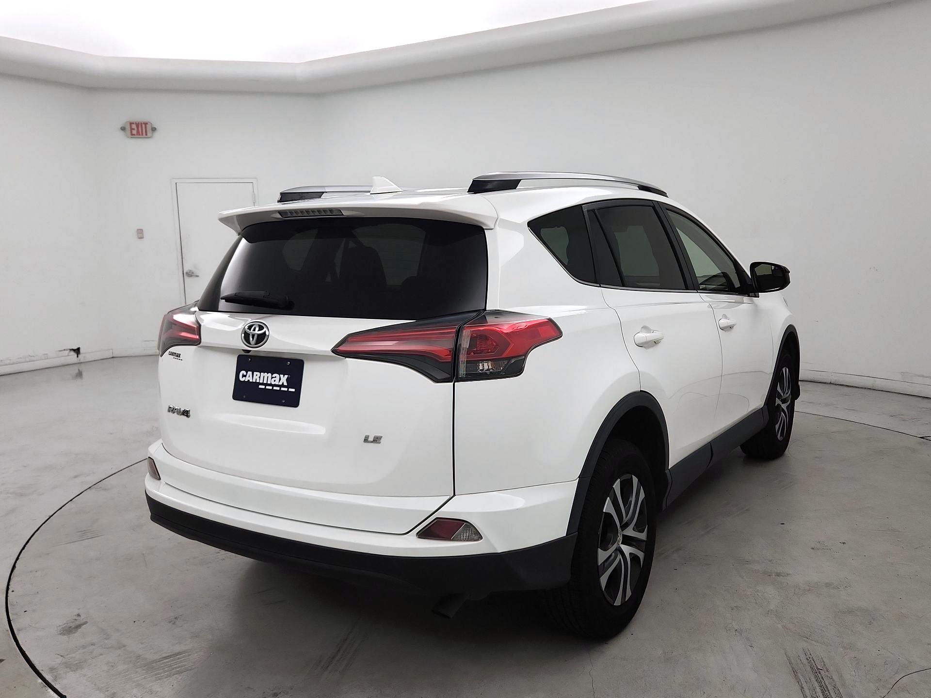 Thumbnail: 2018 Toyota RAV4 - 5