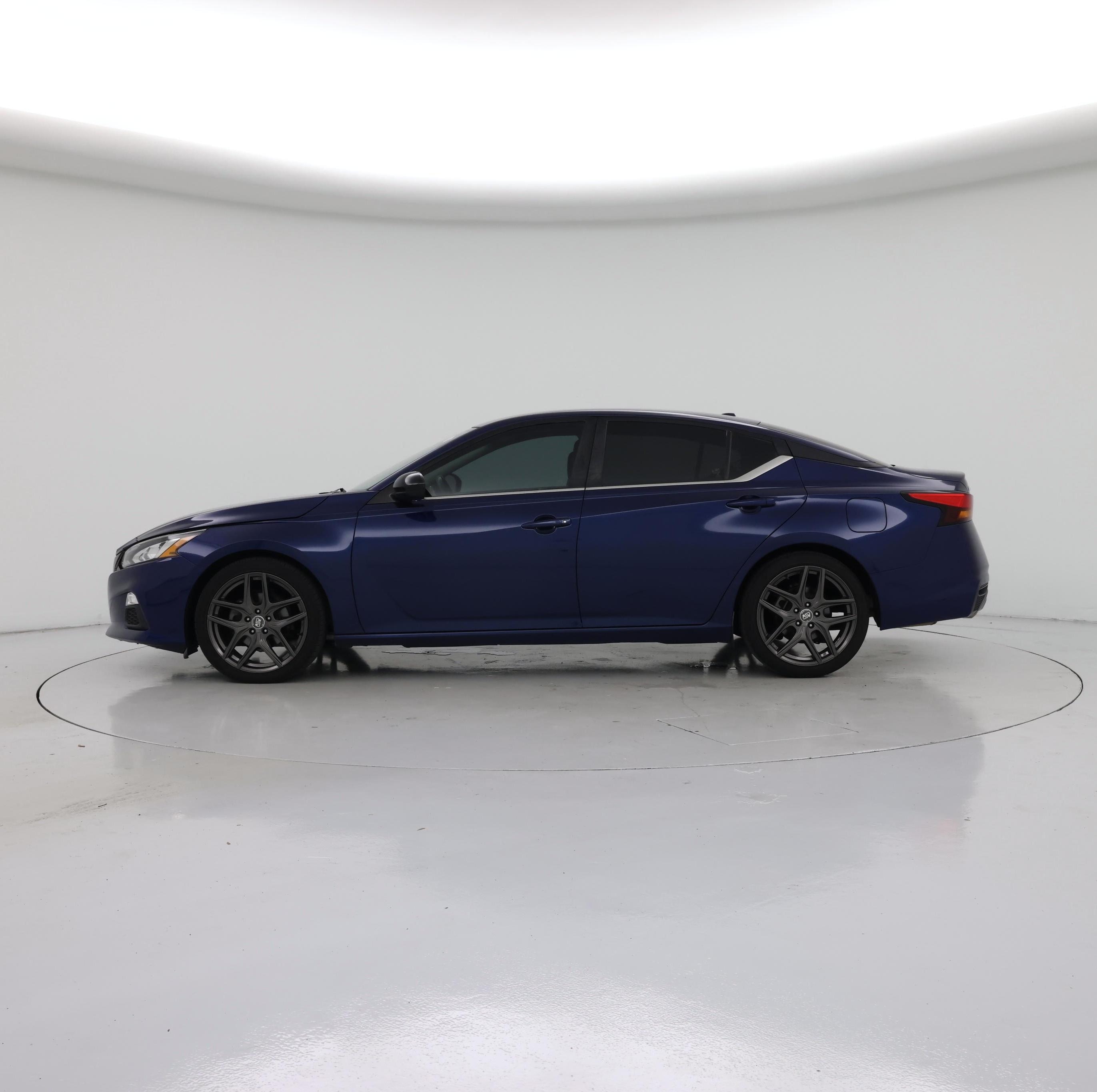 Thumbnail: 2020 Nissan Altima - 3