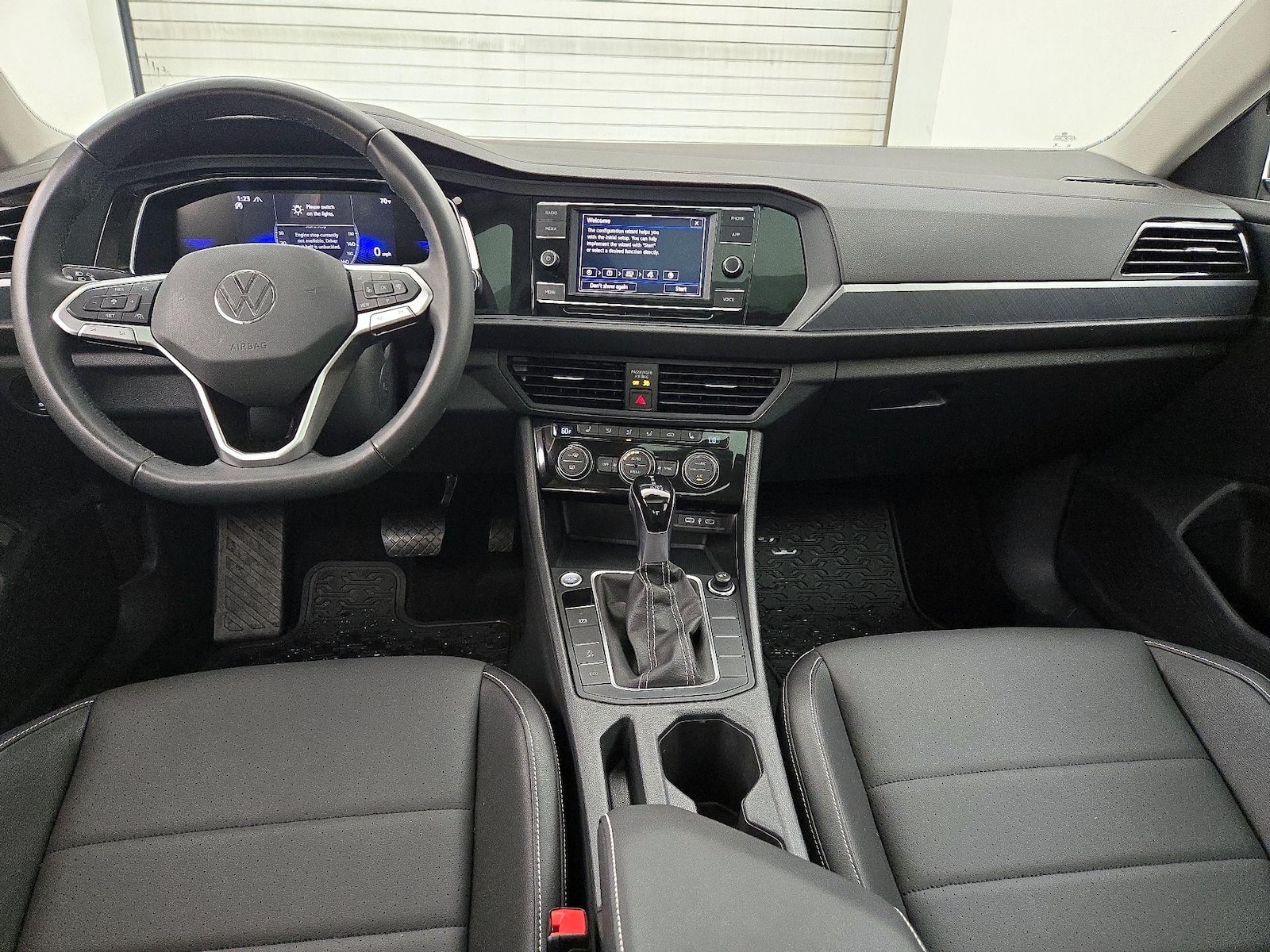 2024 Volkswagen Jetta SE - Photo 10