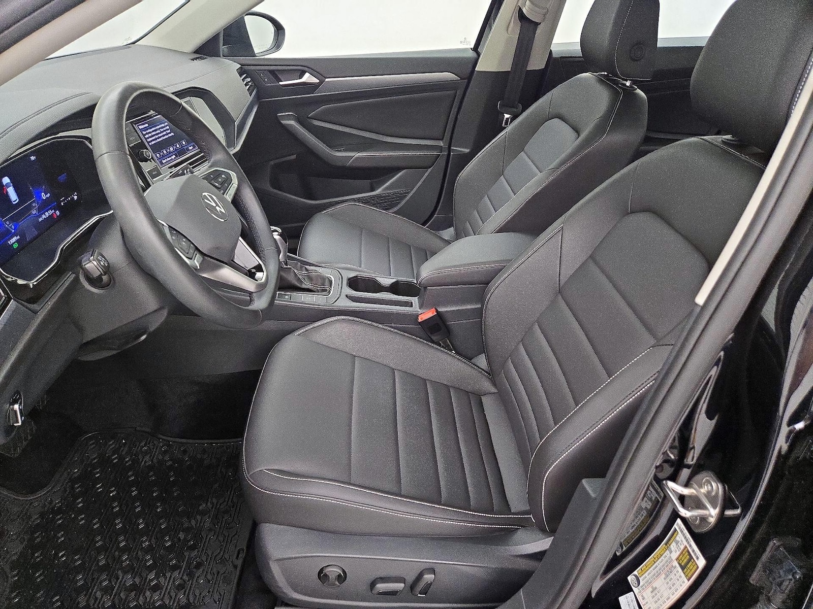 2024 Volkswagen Jetta SE - Photo 12