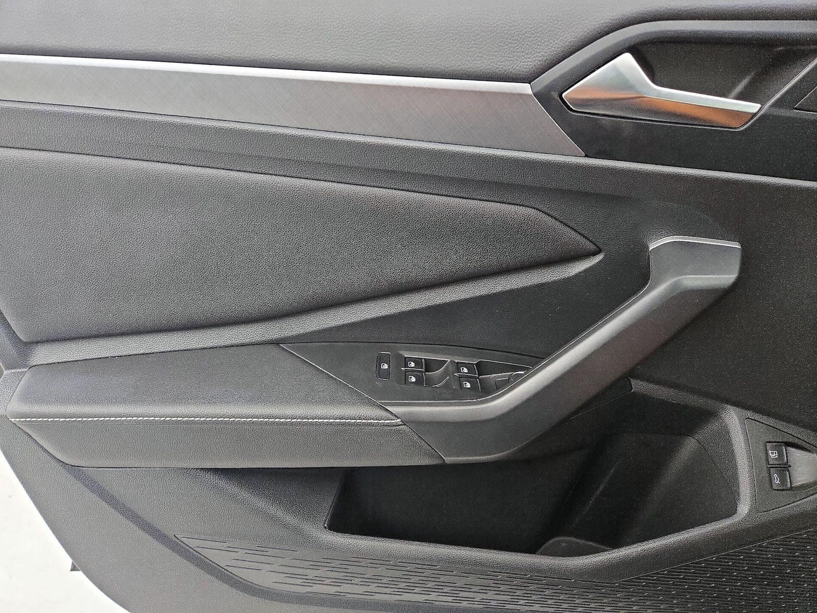2024 Volkswagen Jetta SE - Photo 13