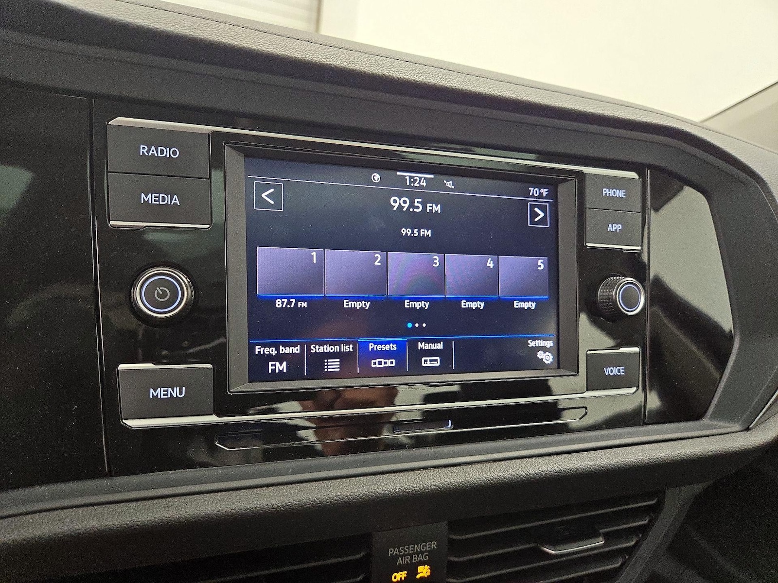 2024 Volkswagen Jetta SE - Photo 16