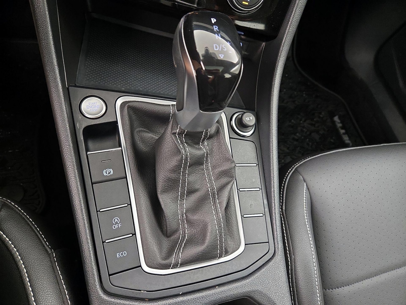 2024 Volkswagen Jetta SE - Photo 18