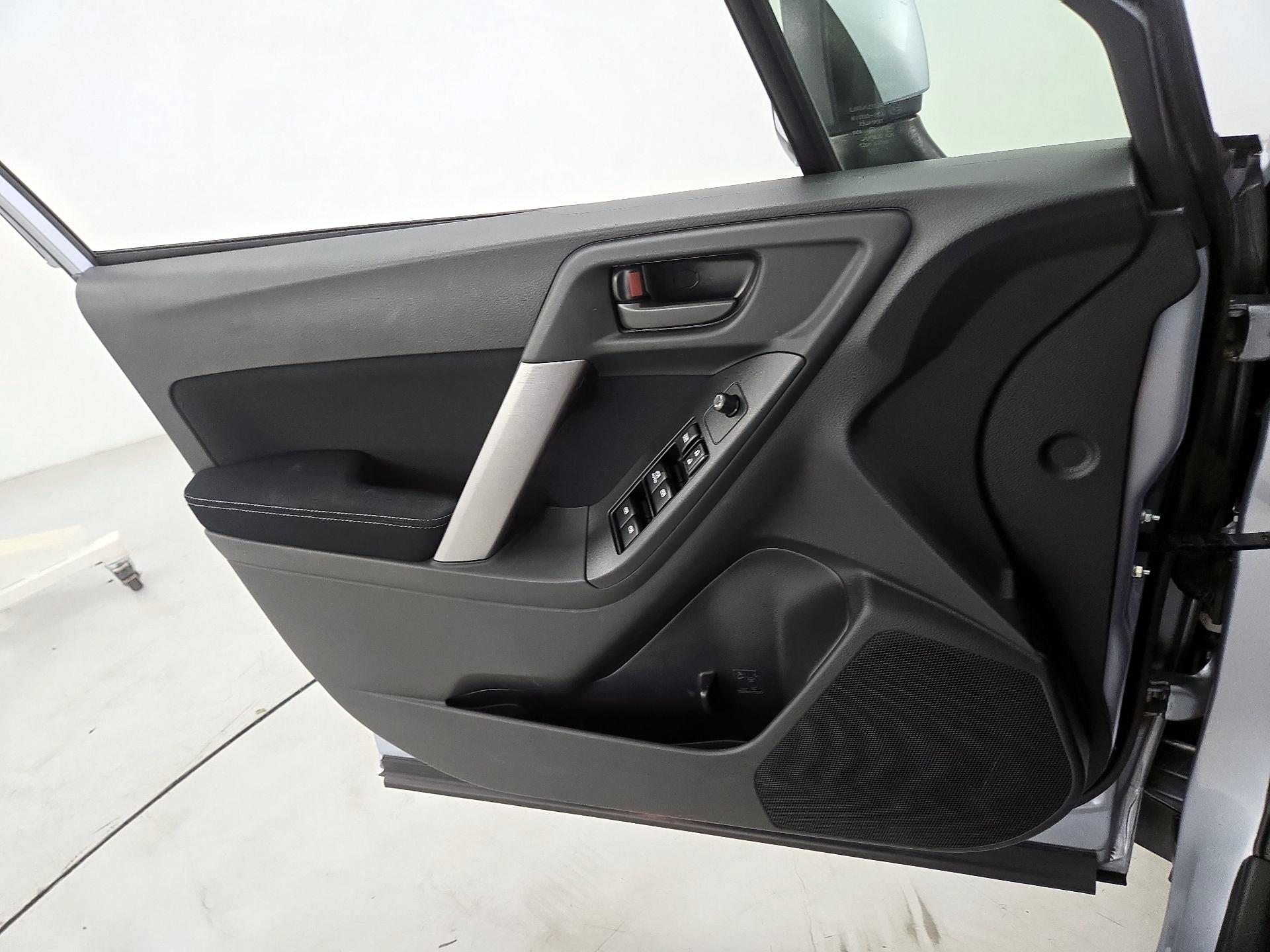 Thumbnail: 2015 Subaru Forester - 12