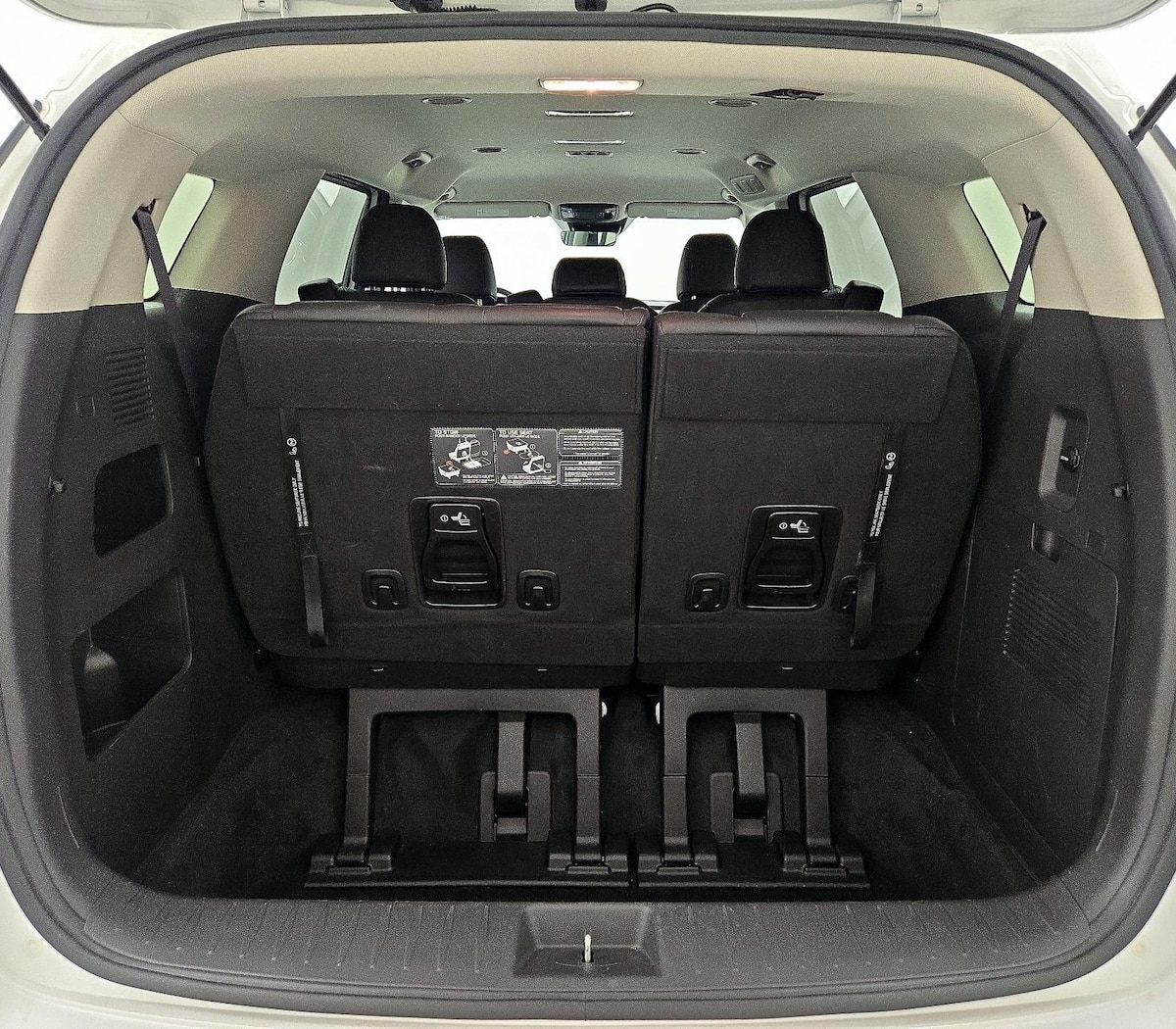 Trunk/Cargo (Seats Up)
