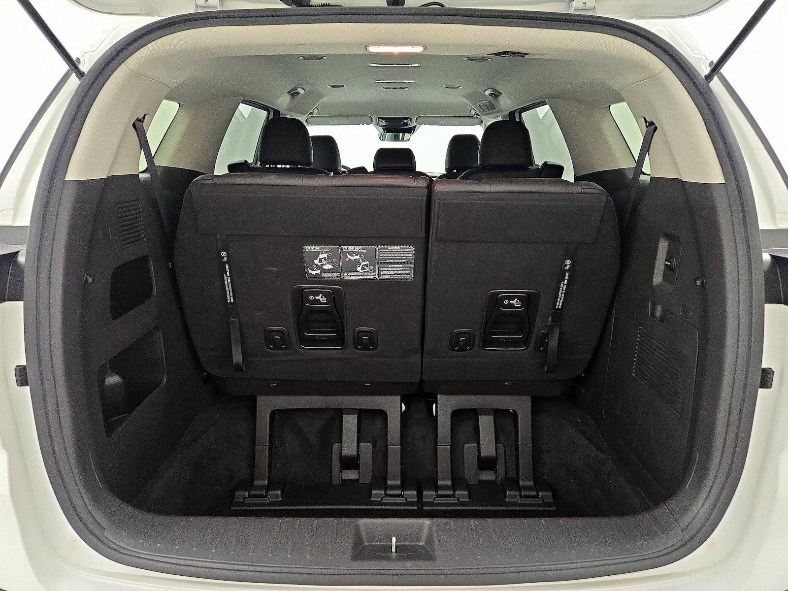 2022 Kia Carnival LX Seat Pkg - Photo 22