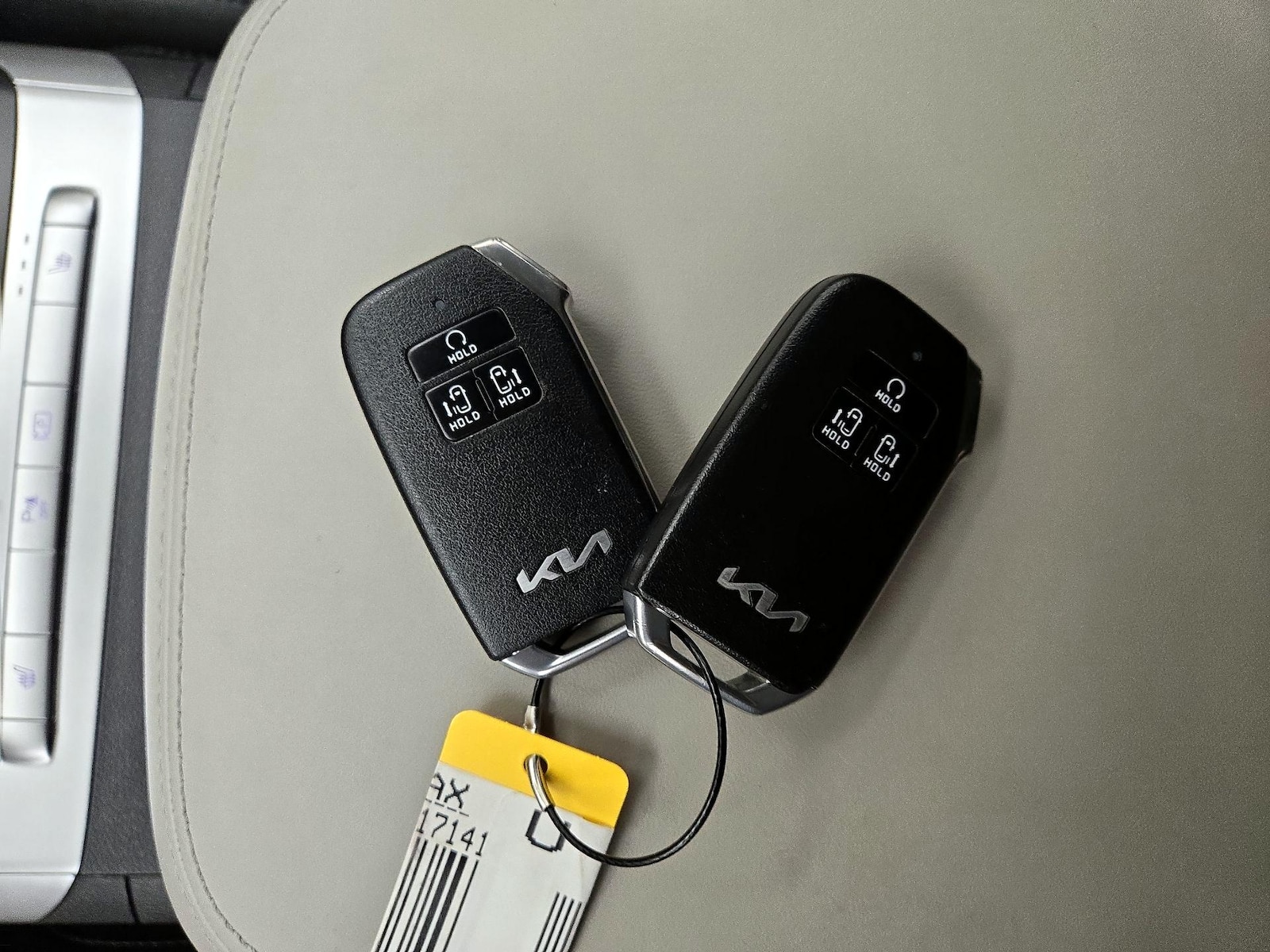 2022 Kia Carnival LX Seat Pkg - Photo 25
