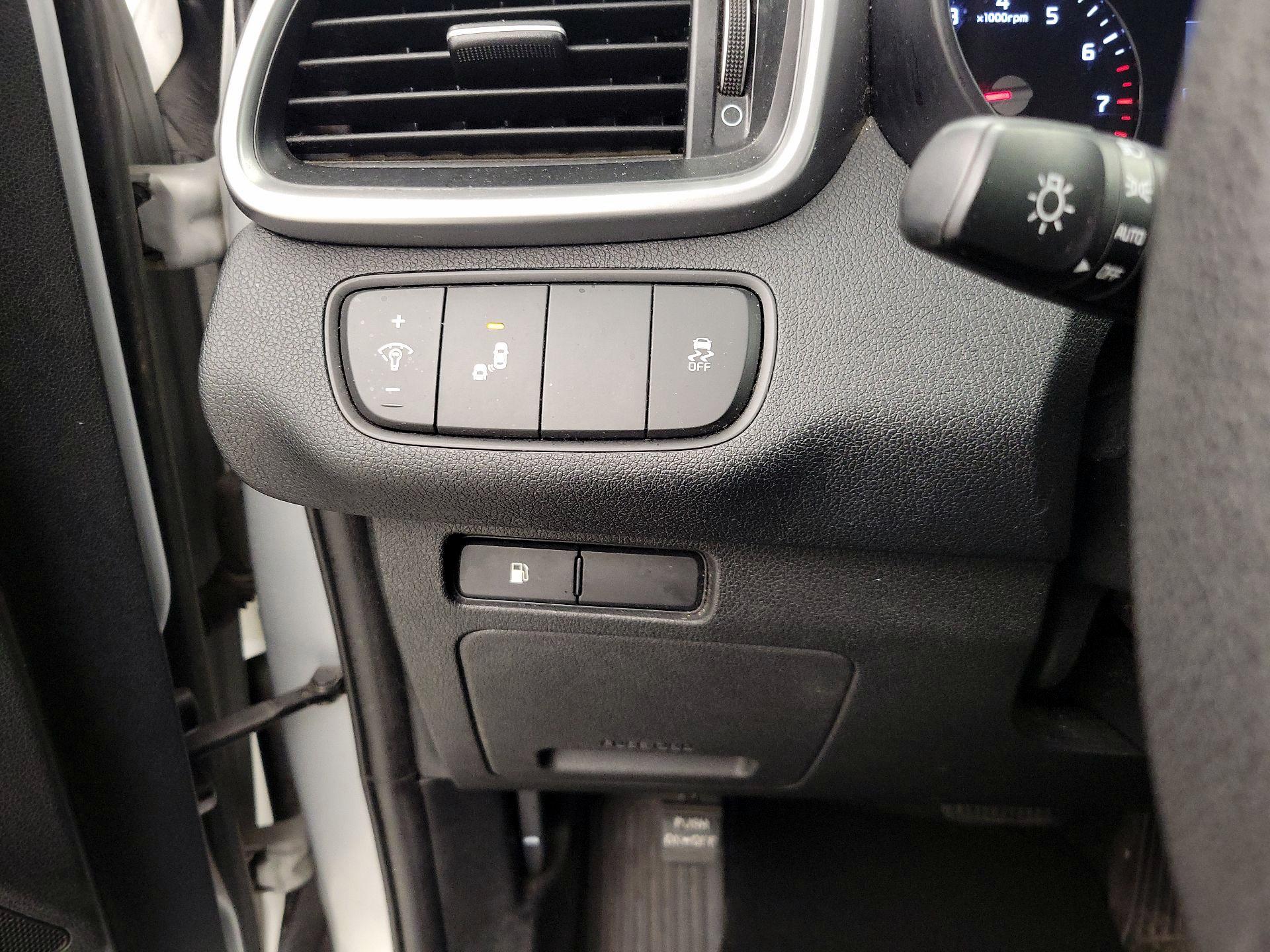 Thumbnail: 2019 Kia Sorento - 13