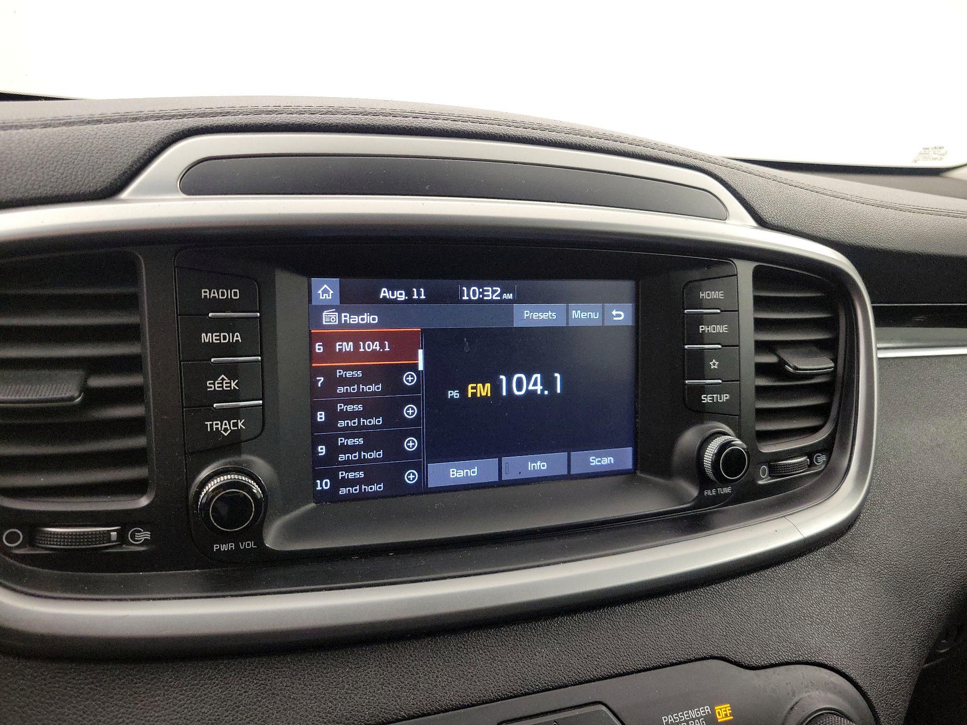 Thumbnail: 2019 Kia Sorento - 15