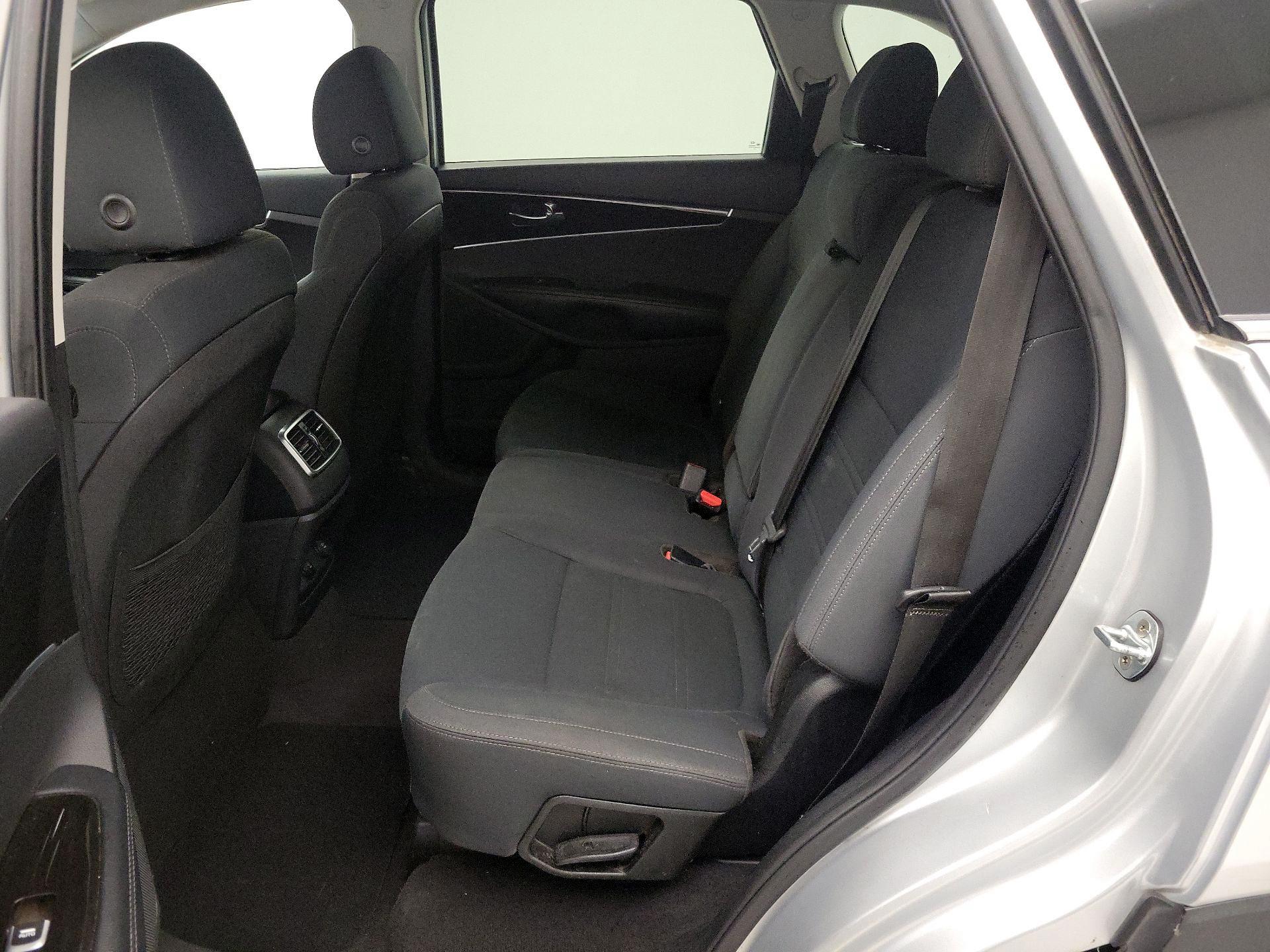 Thumbnail: 2019 Kia Sorento - 19