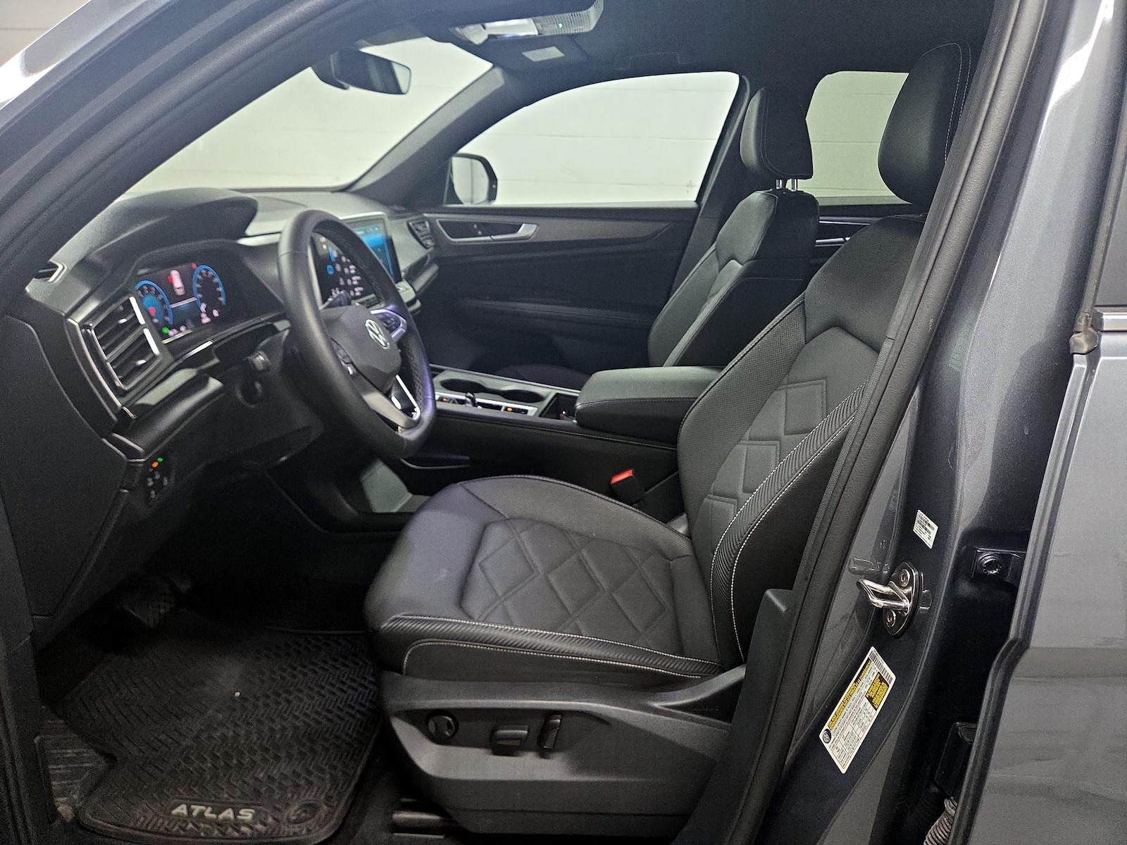 2025 Volkswagen Atlas Cross Sport SE - Photo 10