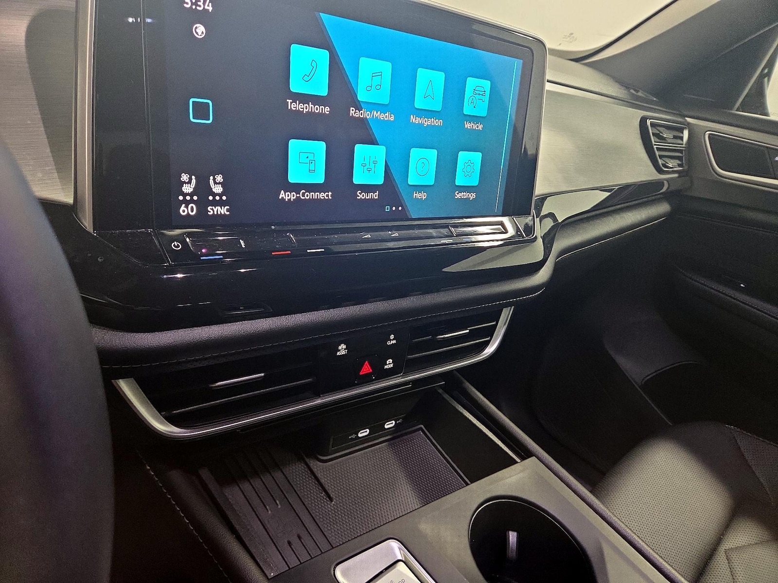 2025 Volkswagen Atlas Cross Sport SE - Photo 13