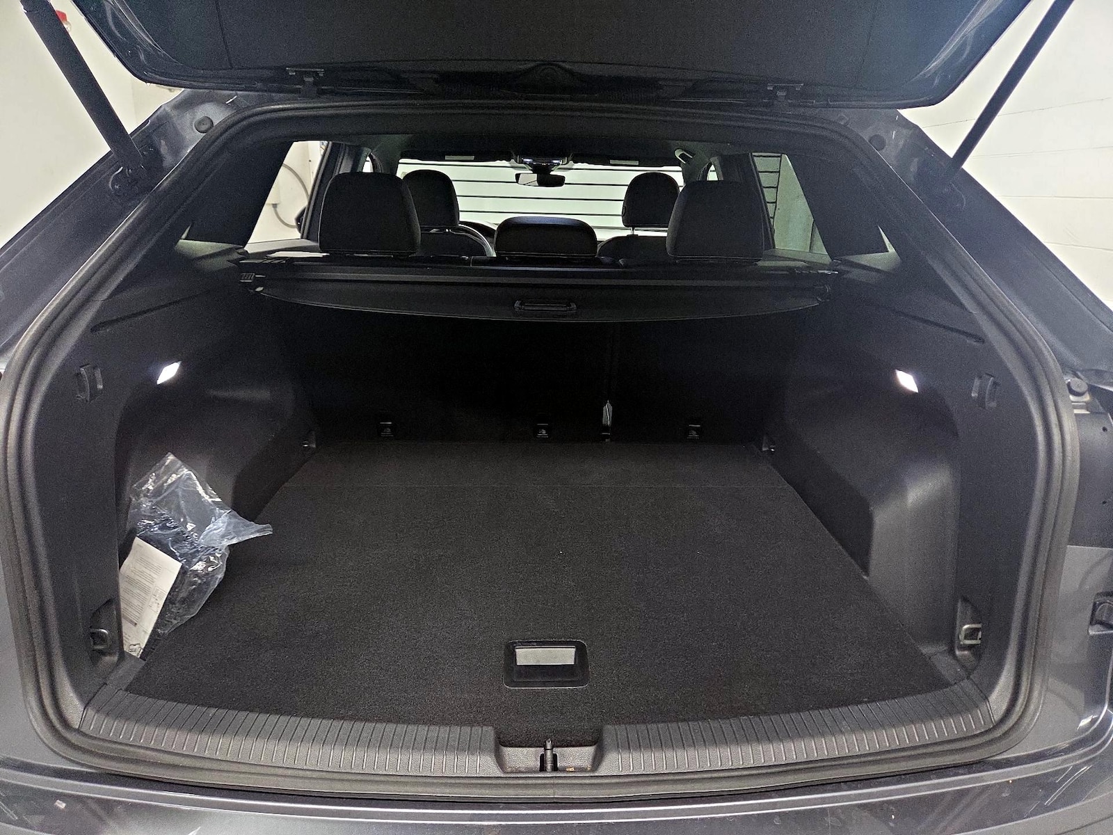 2025 Volkswagen Atlas Cross Sport SE - Photo 16