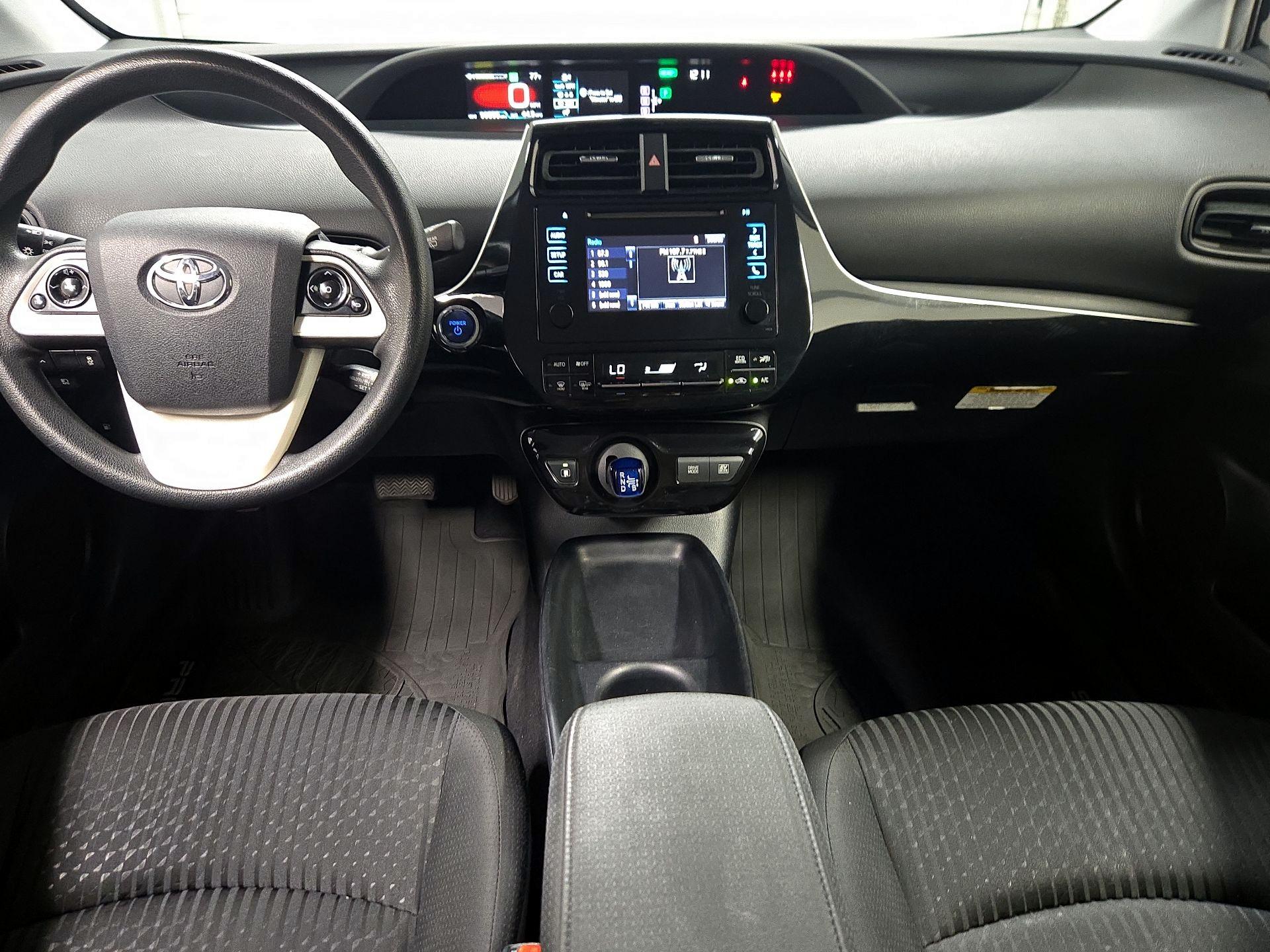Thumbnail: 2017 Toyota Prius - 9