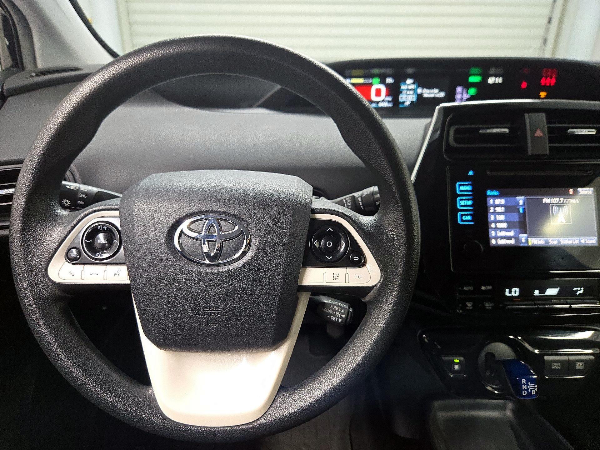 Thumbnail: 2017 Toyota Prius - 10