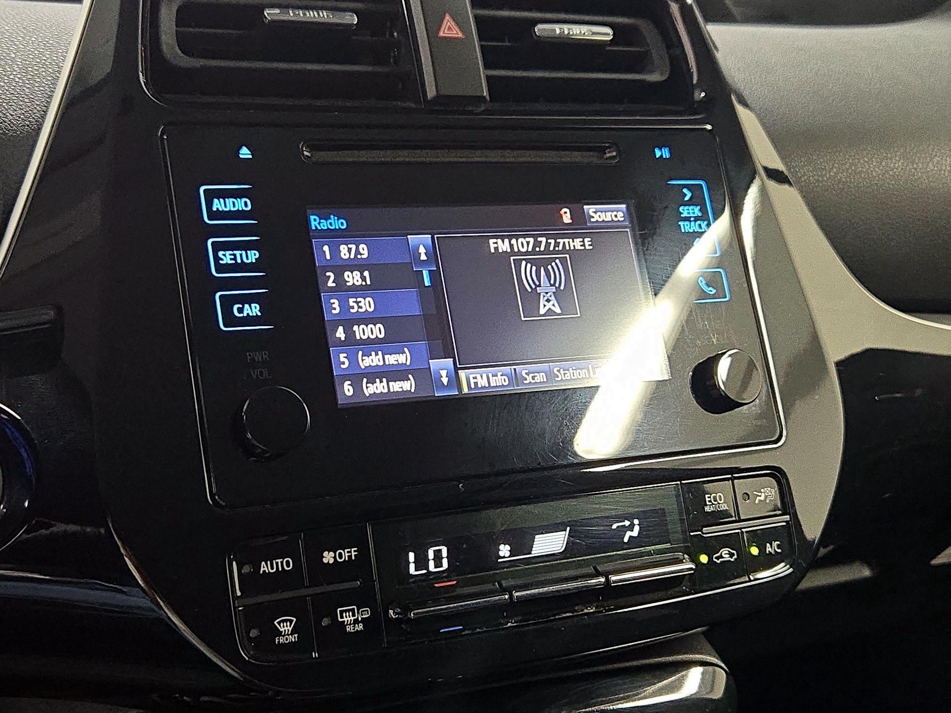Thumbnail: 2017 Toyota Prius - 15