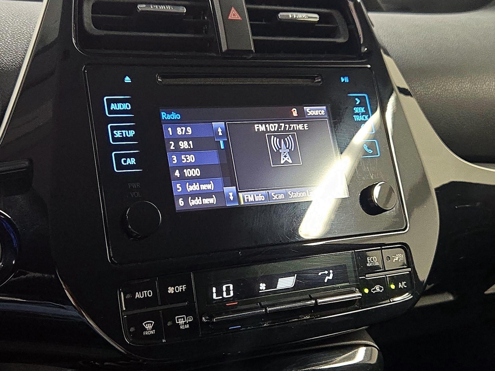2017 Toyota Prius Two - Photo 16