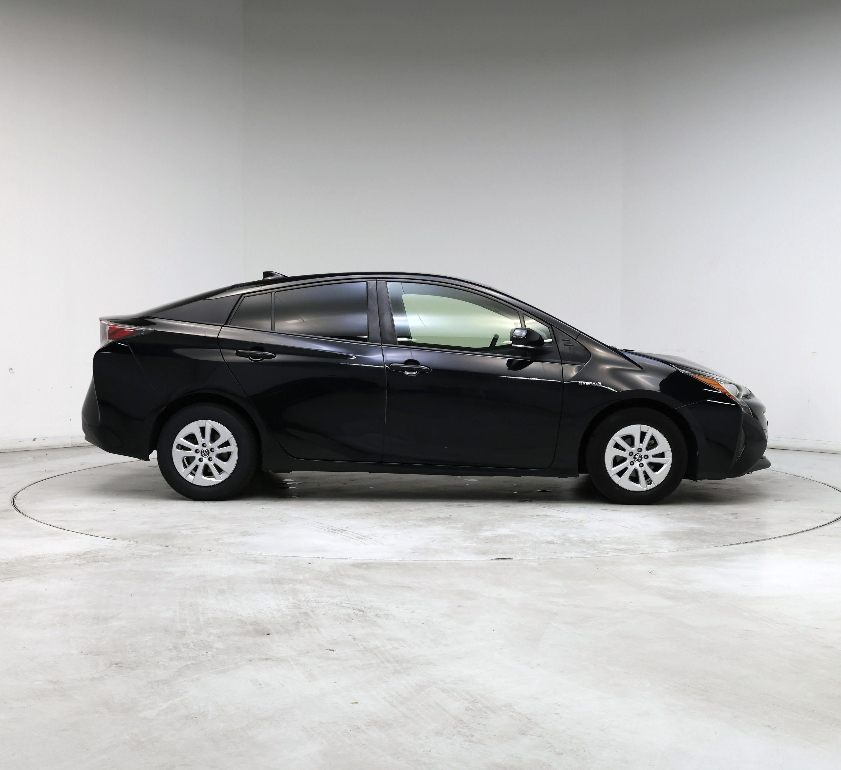 Thumbnail: 2017 Toyota Prius - 7
