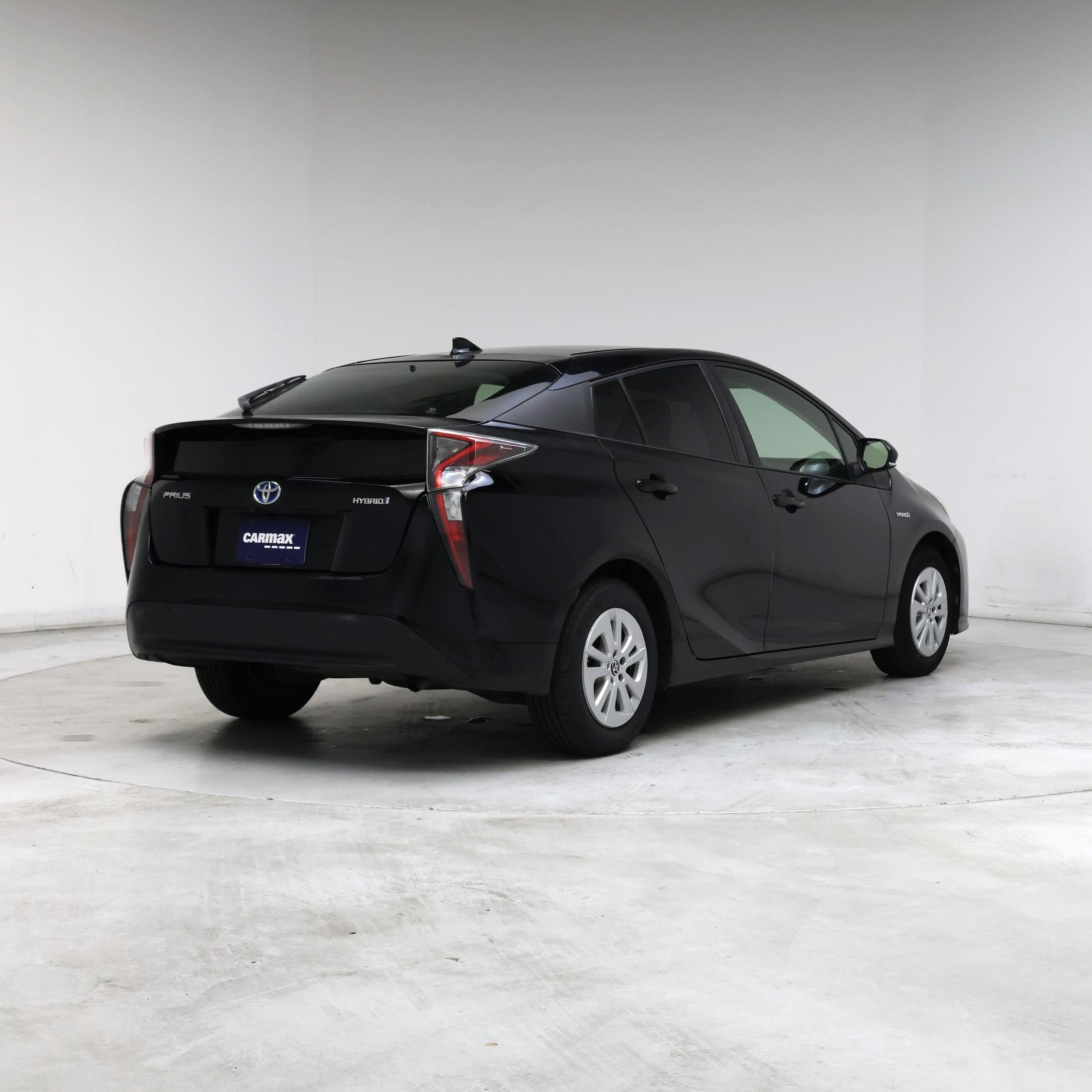 Thumbnail: 2017 Toyota Prius - 8