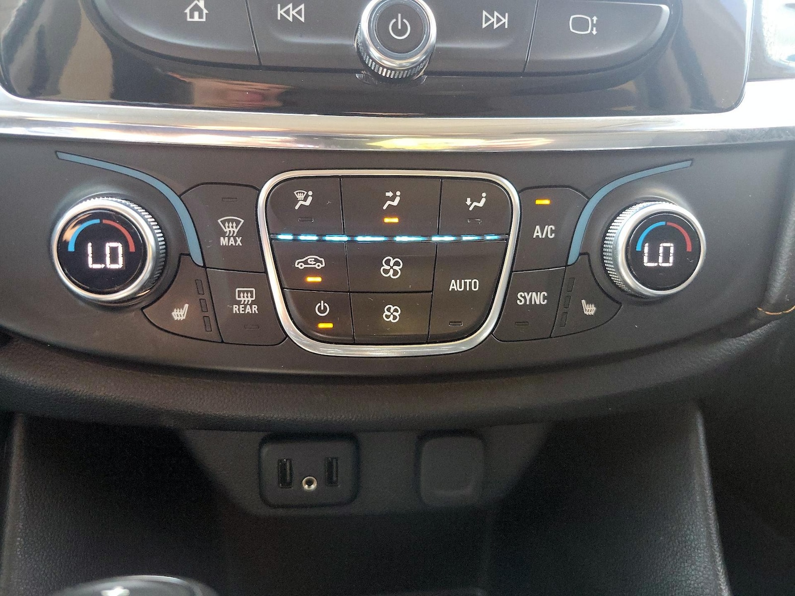 2019 Chevrolet Traverse 1LT - Photo 17