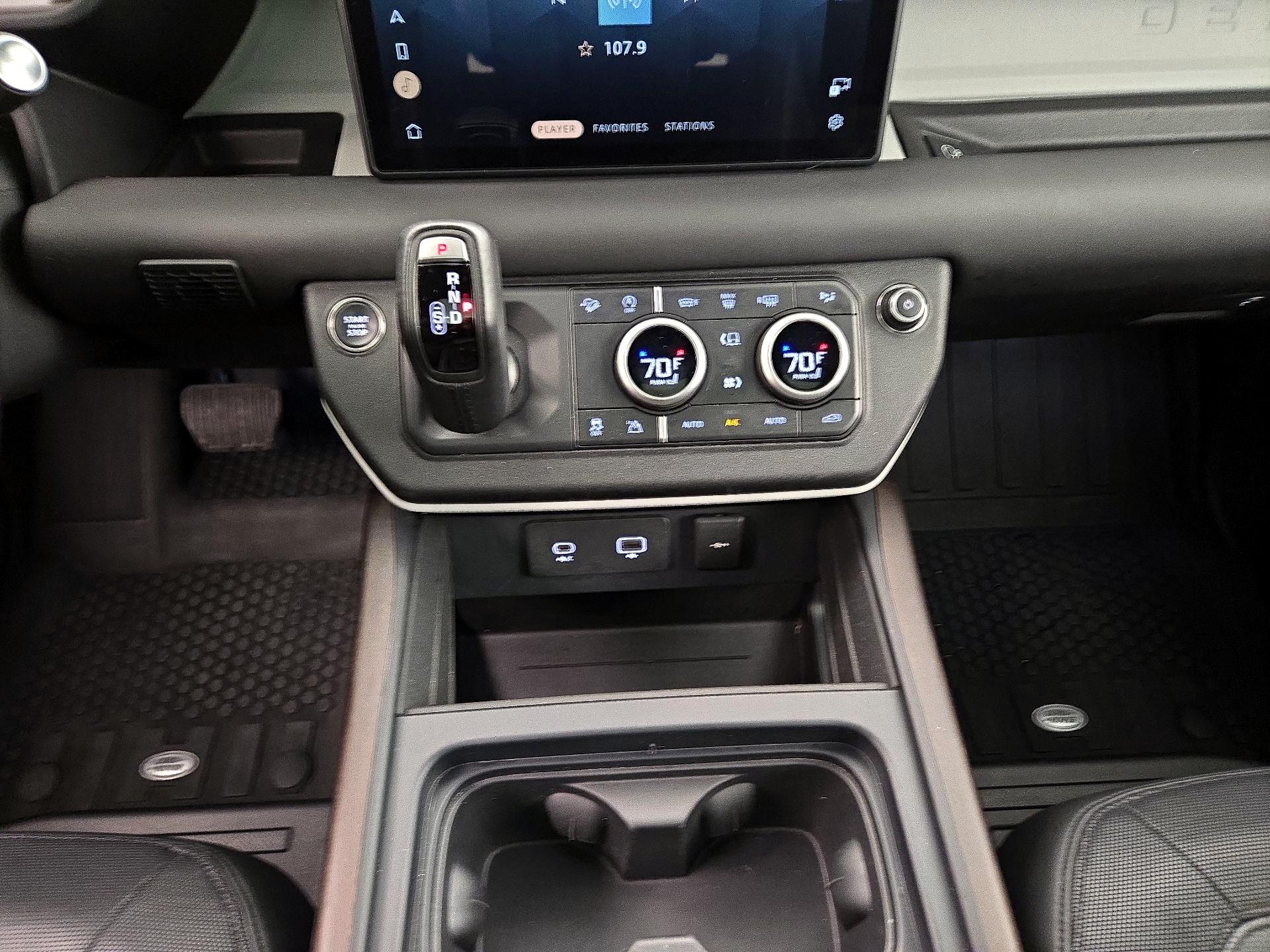 Thumbnail: 2024 Land Rover Defender - 18