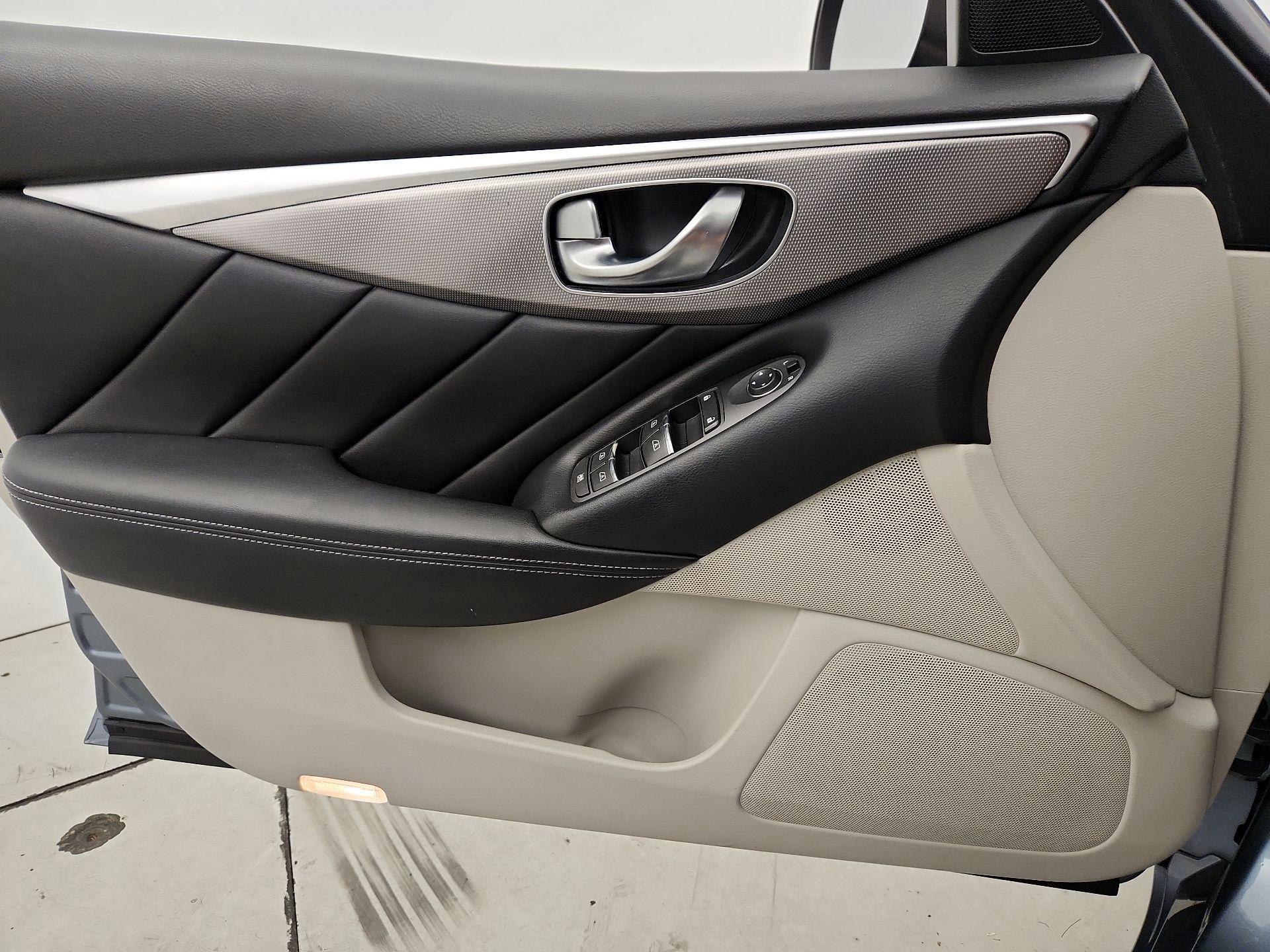 Thumbnail: 2015 INFINITI Q50 - 12