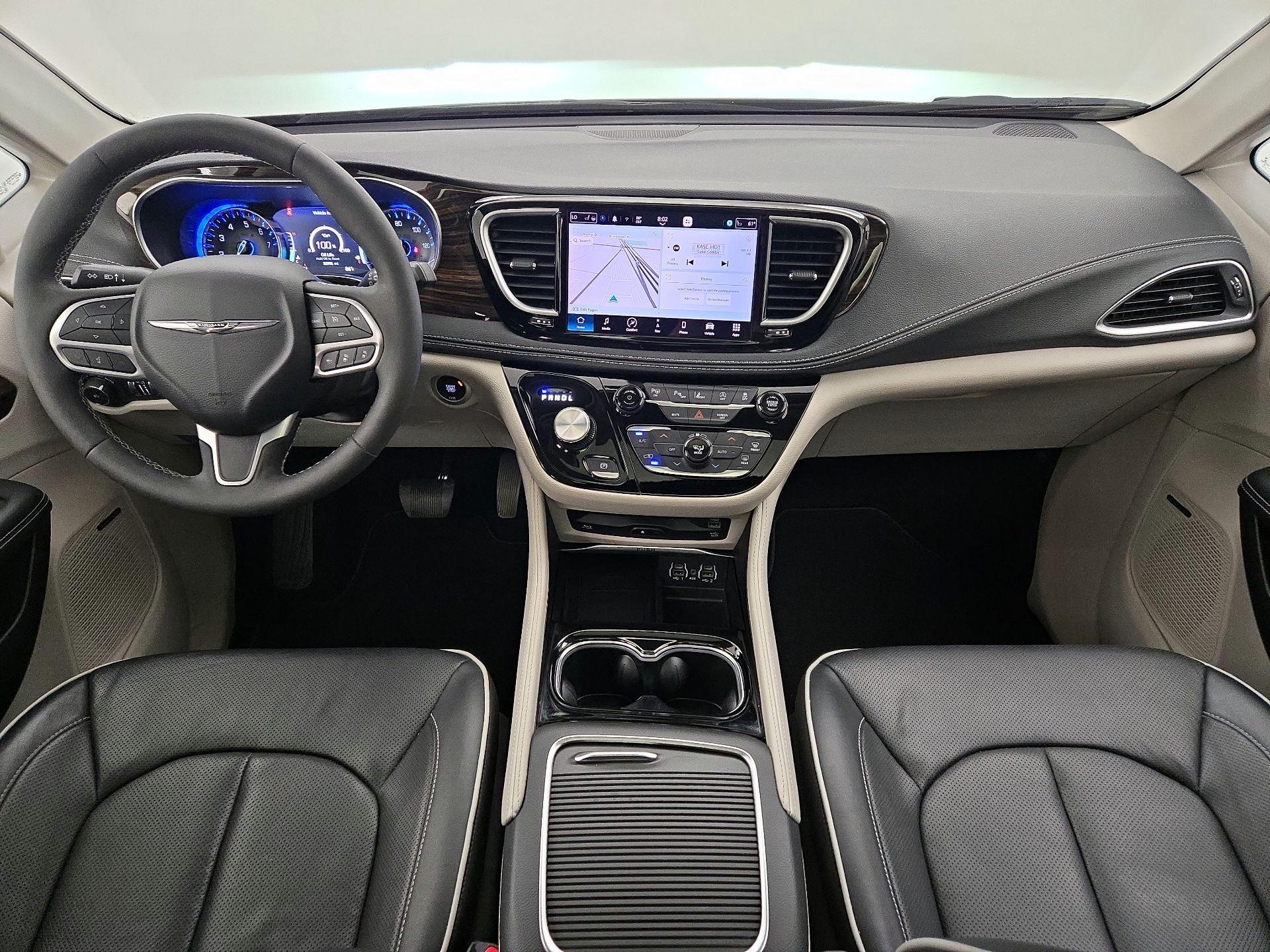 Thumbnail: 2023 Chrysler Pacifica - 9