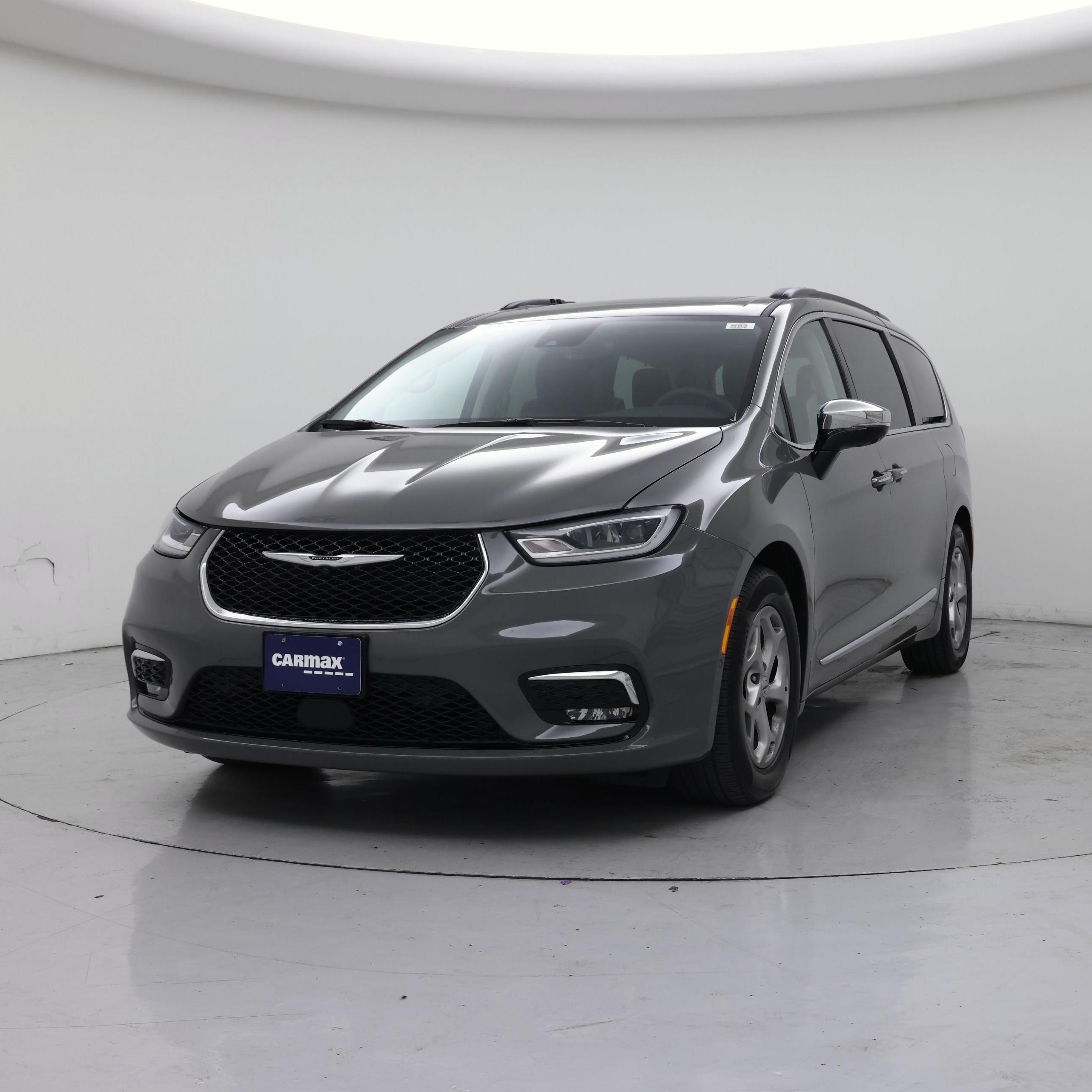 Thumbnail: 2023 Chrysler Pacifica - 4