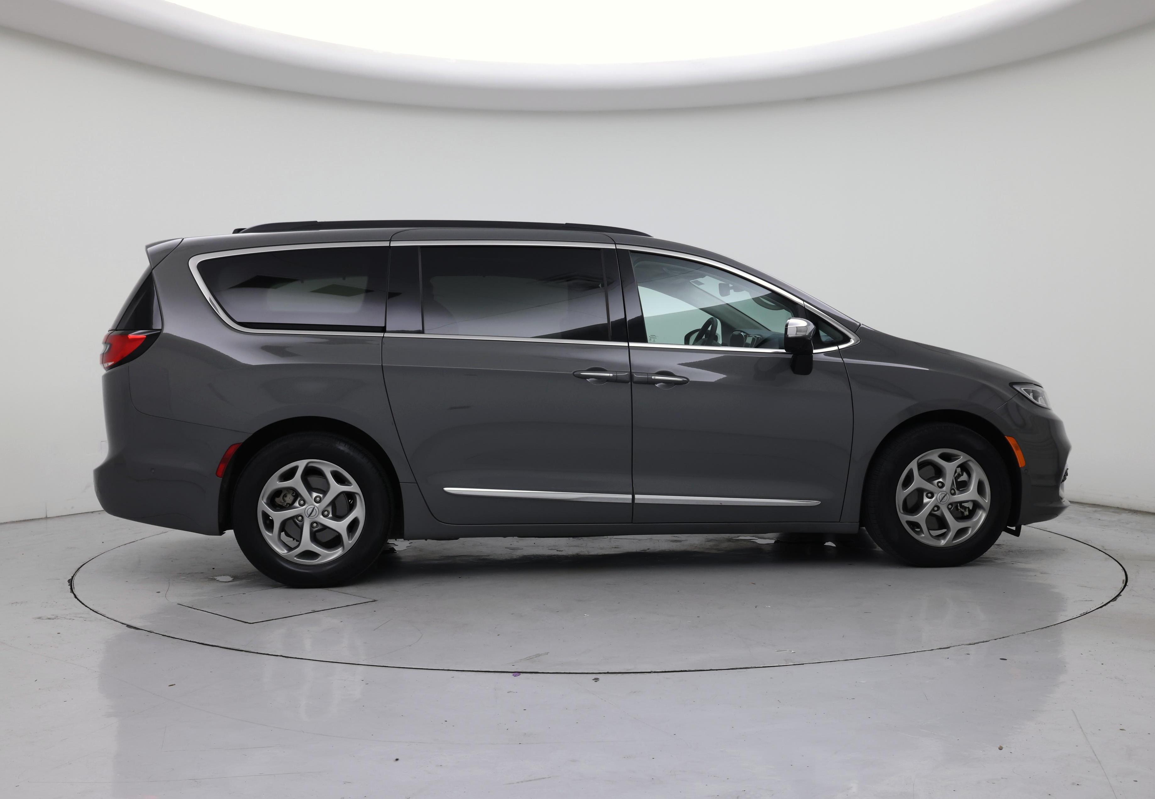Thumbnail: 2023 Chrysler Pacifica - 7