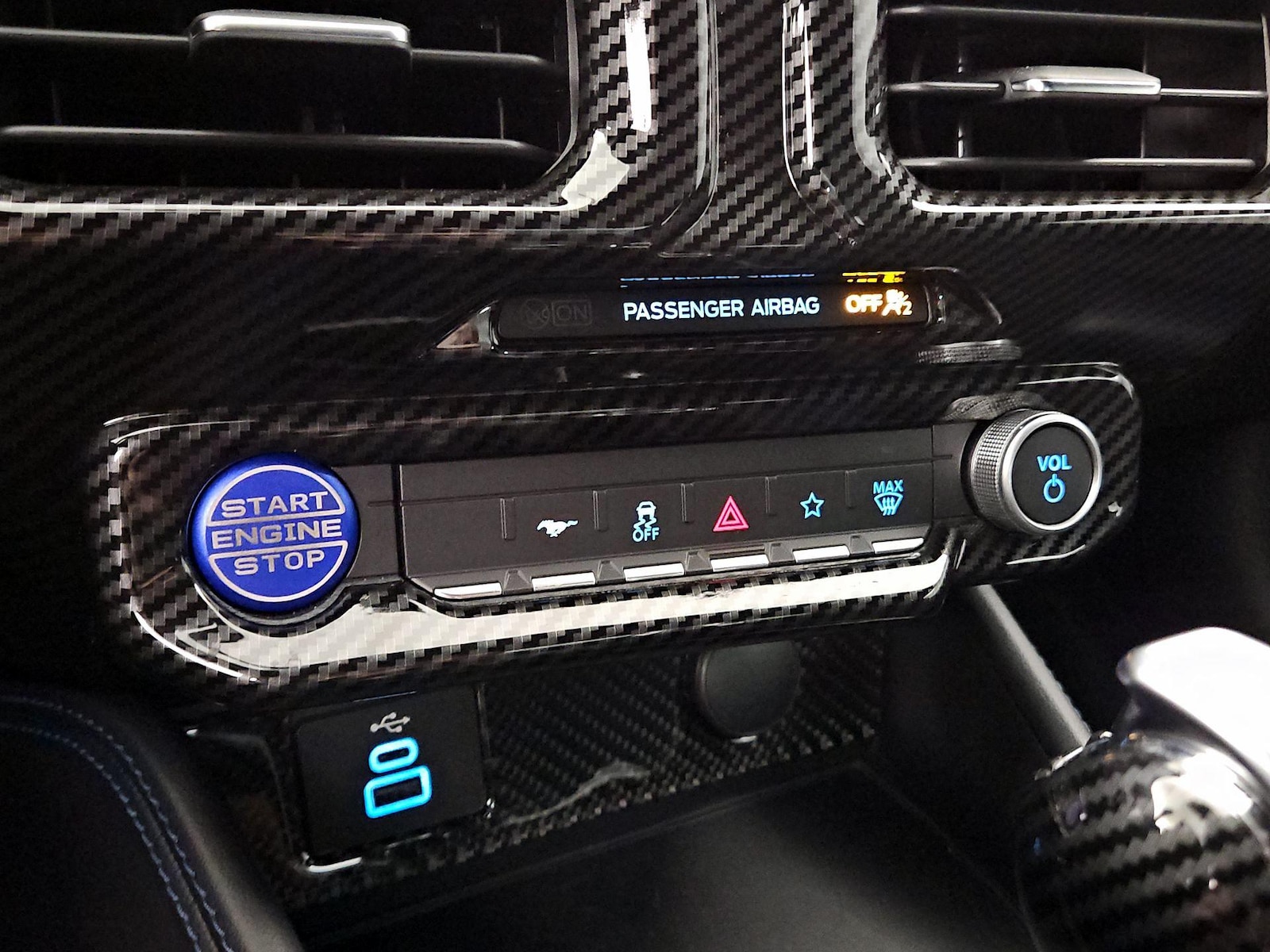 2025 Ford Mustang Dark Horse - Photo 18