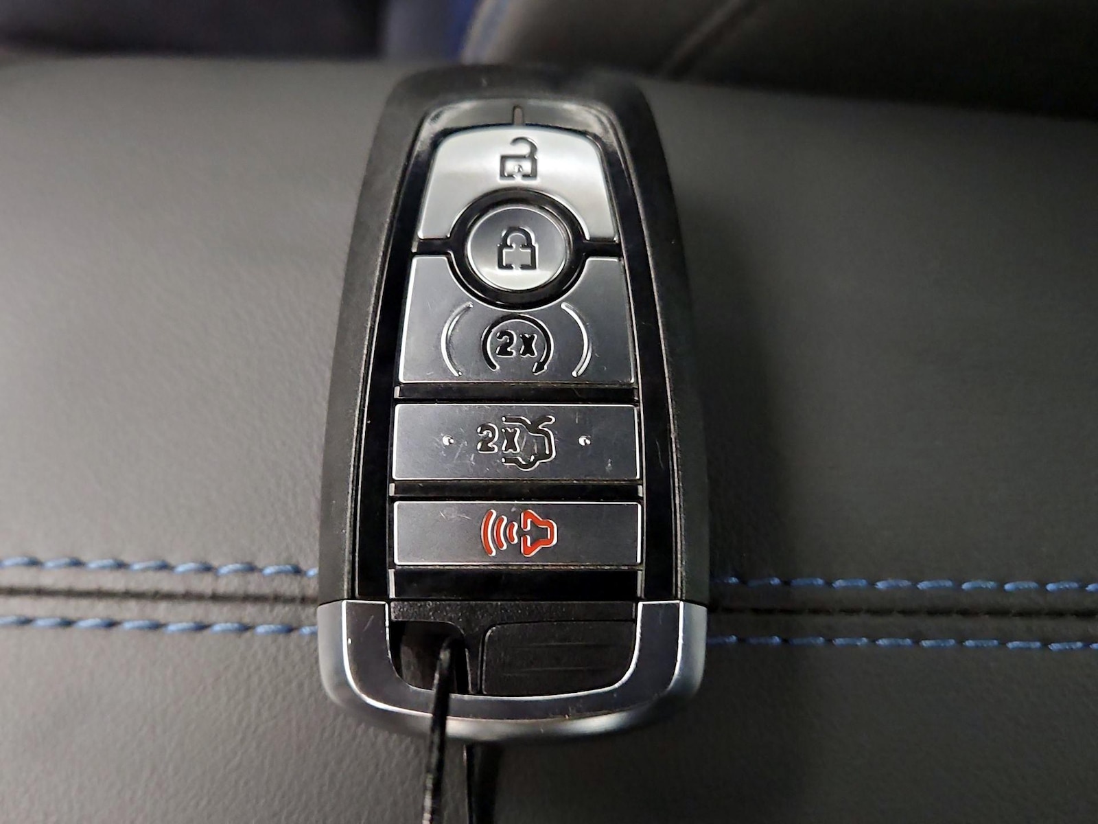 2025 Ford Mustang Dark Horse - Photo 23