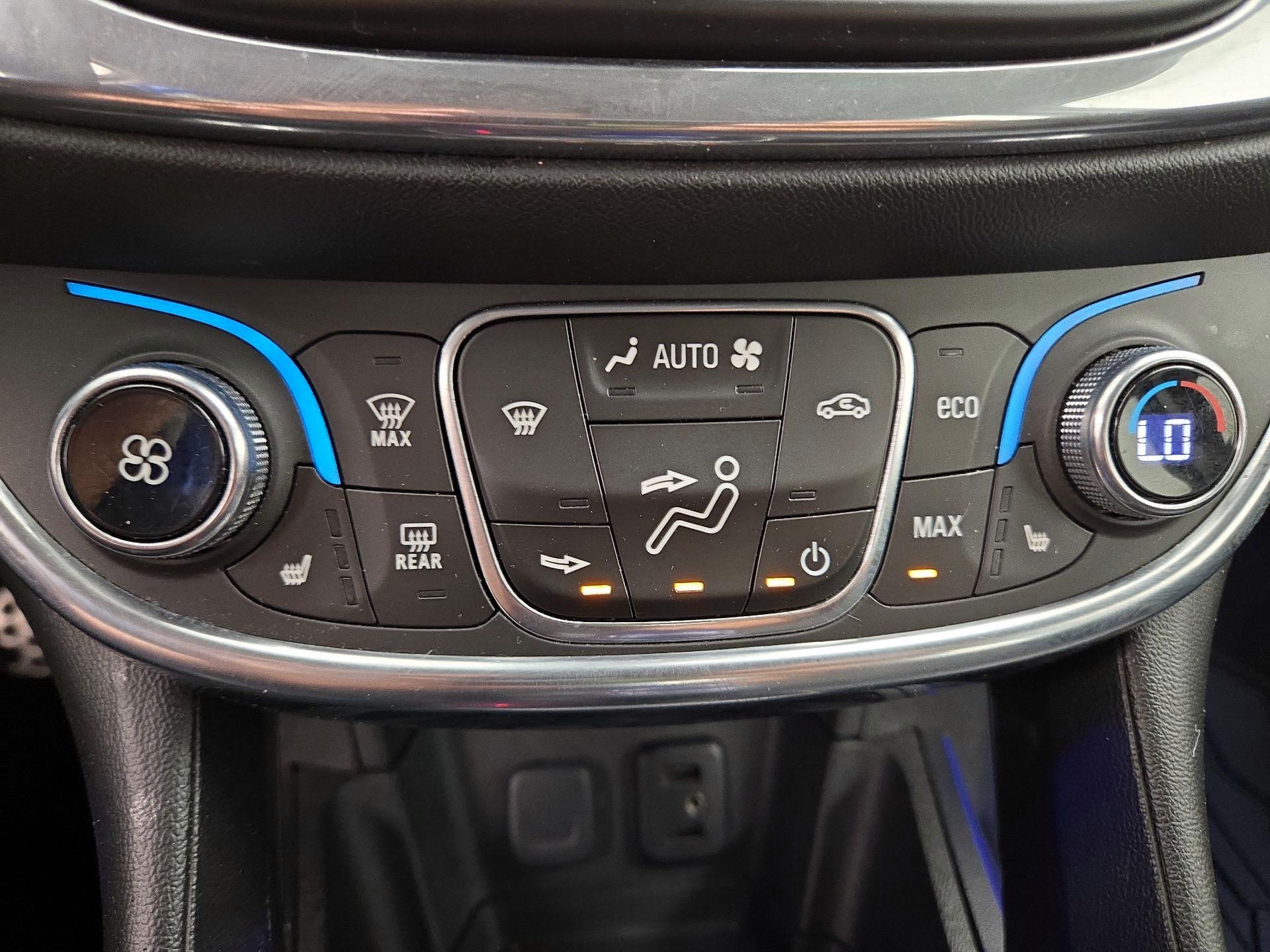 Thumbnail: 2017 Chevrolet Volt - 16