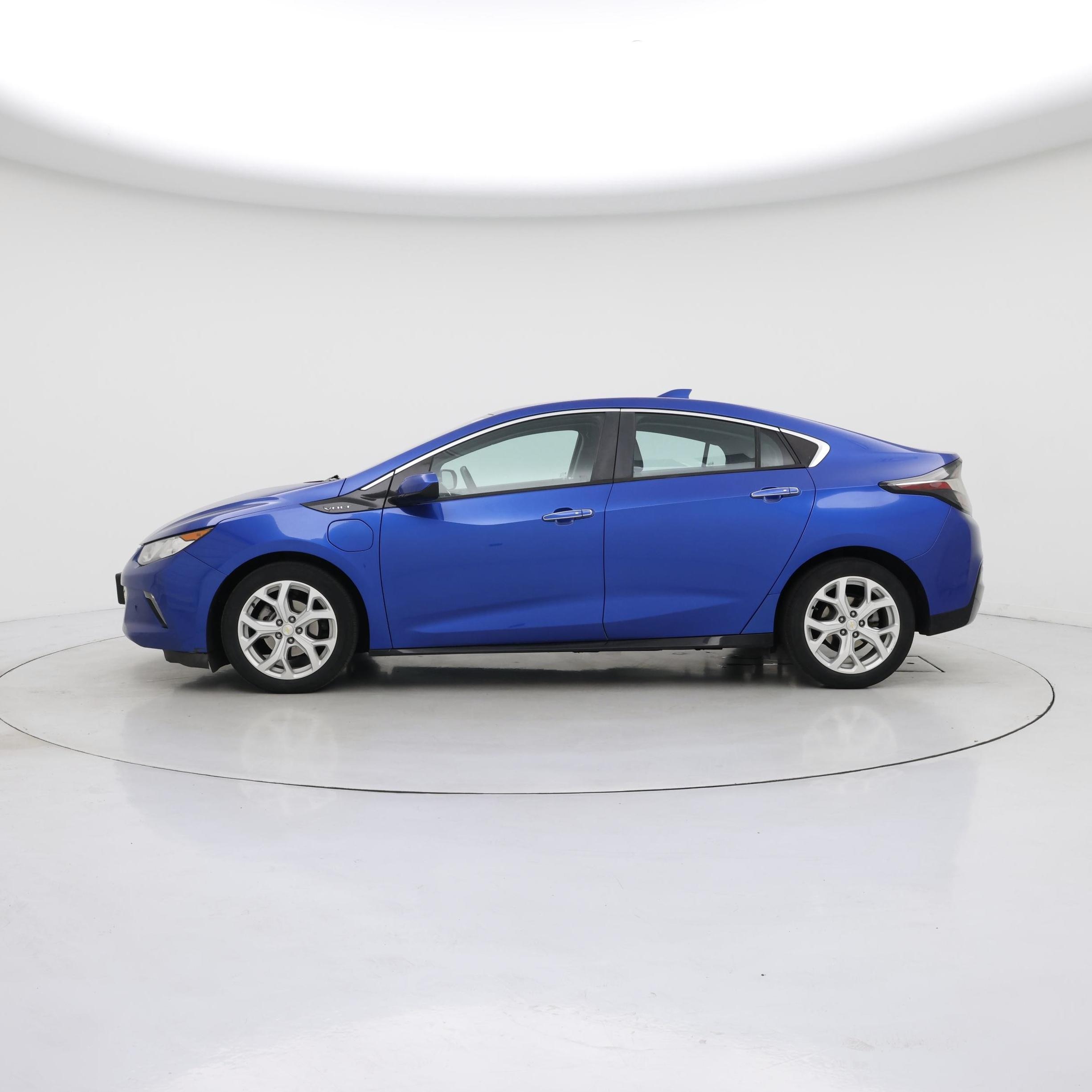 Thumbnail: 2017 Chevrolet Volt - 3