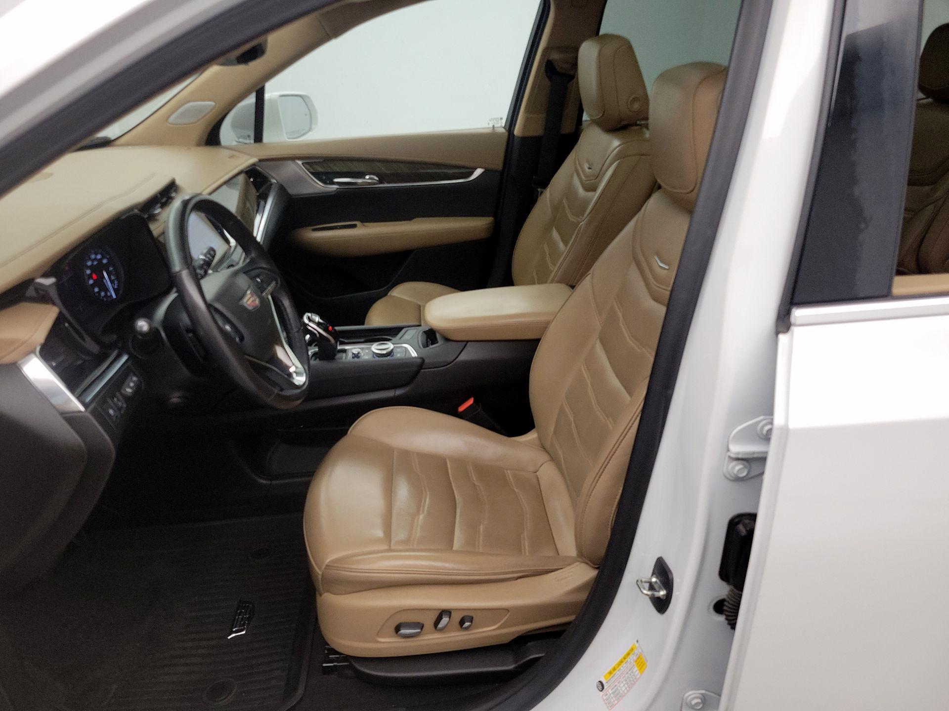 Thumbnail: 2020 Cadillac XT6 - 11