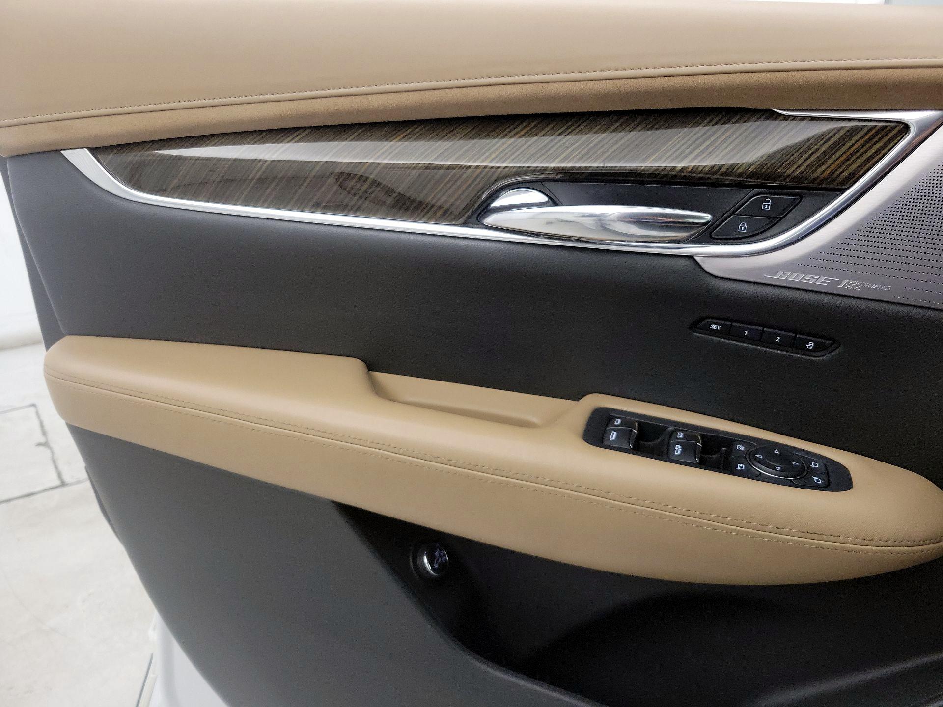 Thumbnail: 2020 Cadillac XT6 - 12