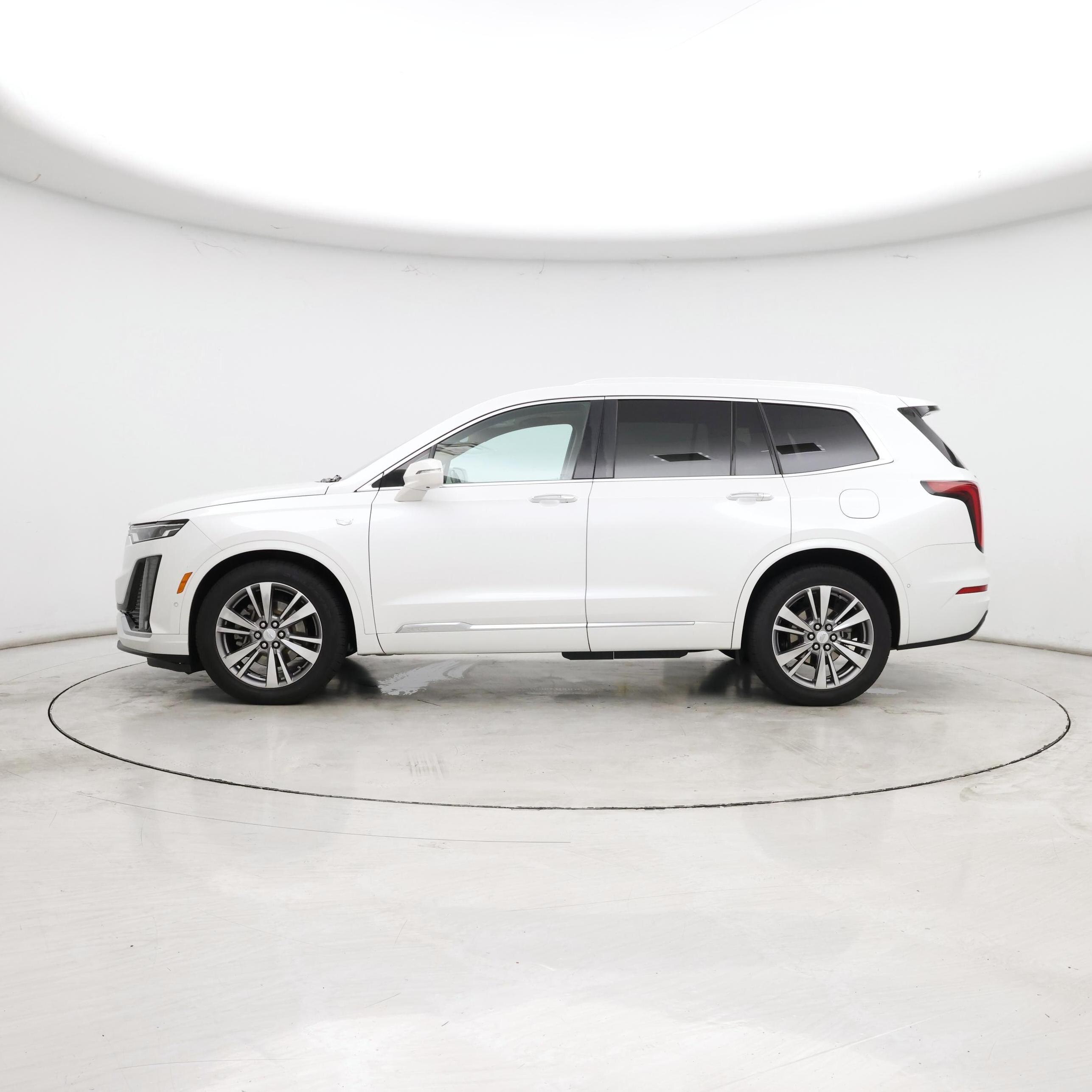 Thumbnail: 2020 Cadillac XT6 - 3