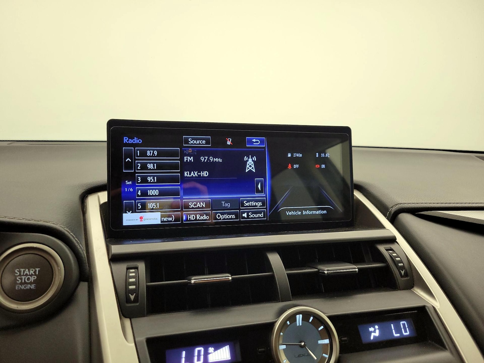 2015 Lexus NX 200t - Photo 17