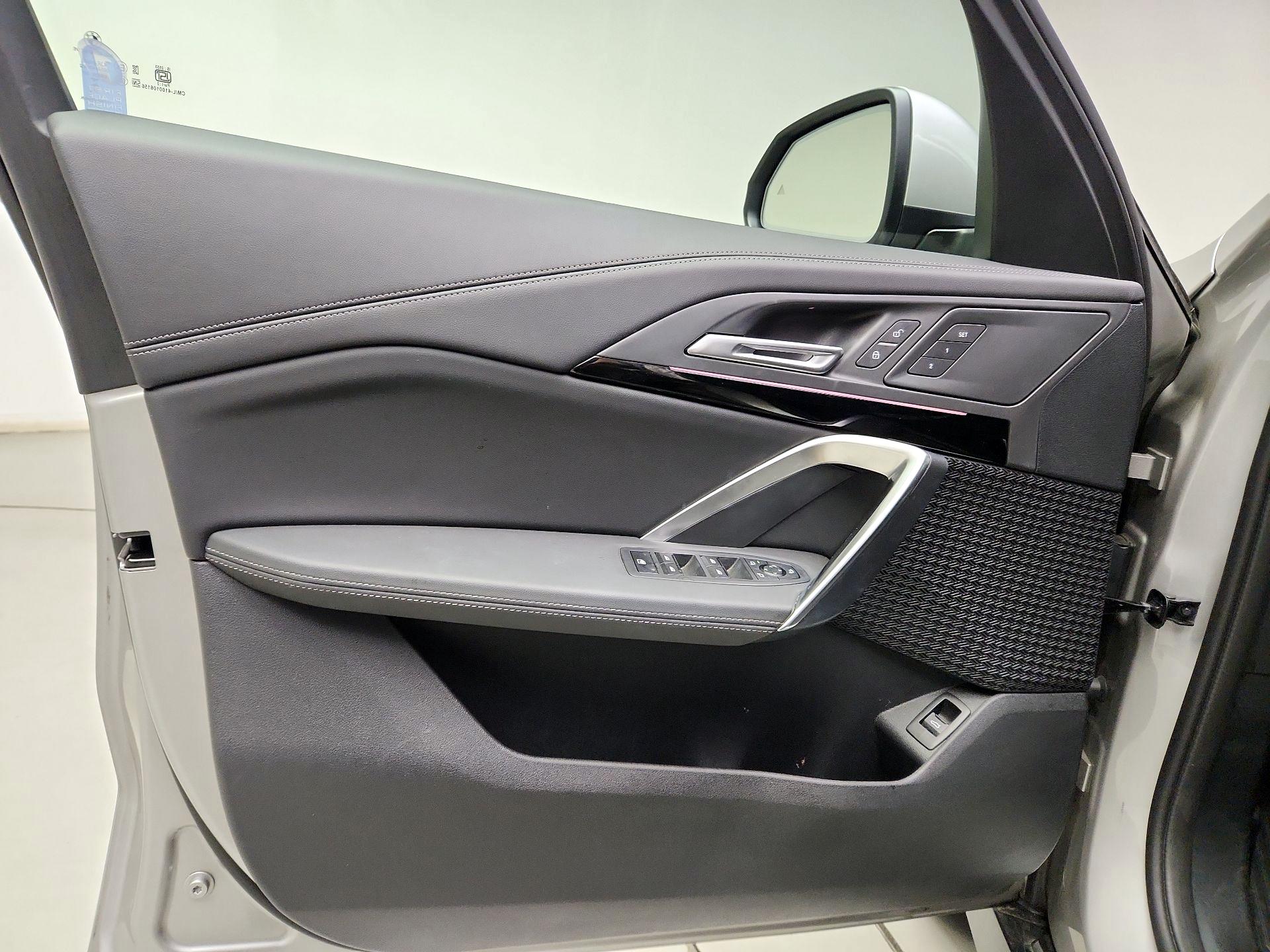 Thumbnail: 2025 BMW X1 - 10