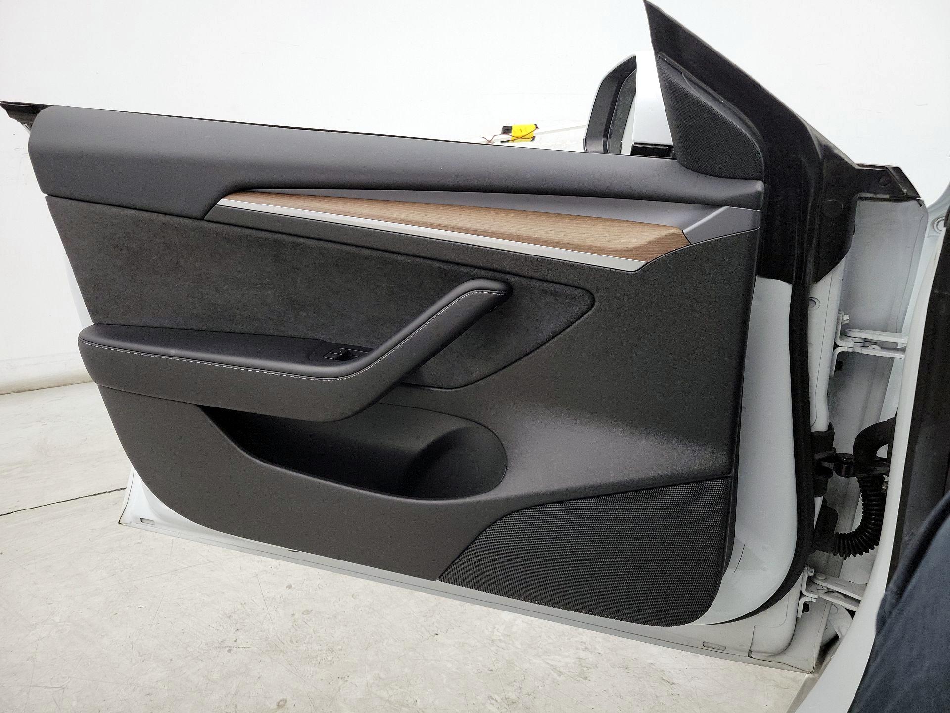 Thumbnail: 2021 Tesla Model 3 - 12