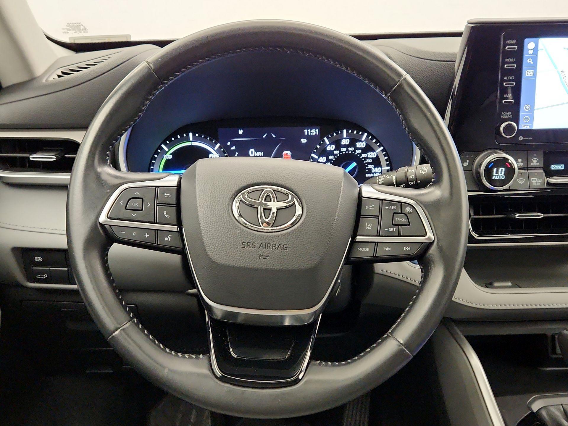 Thumbnail: 2021 Toyota Highlander - 10