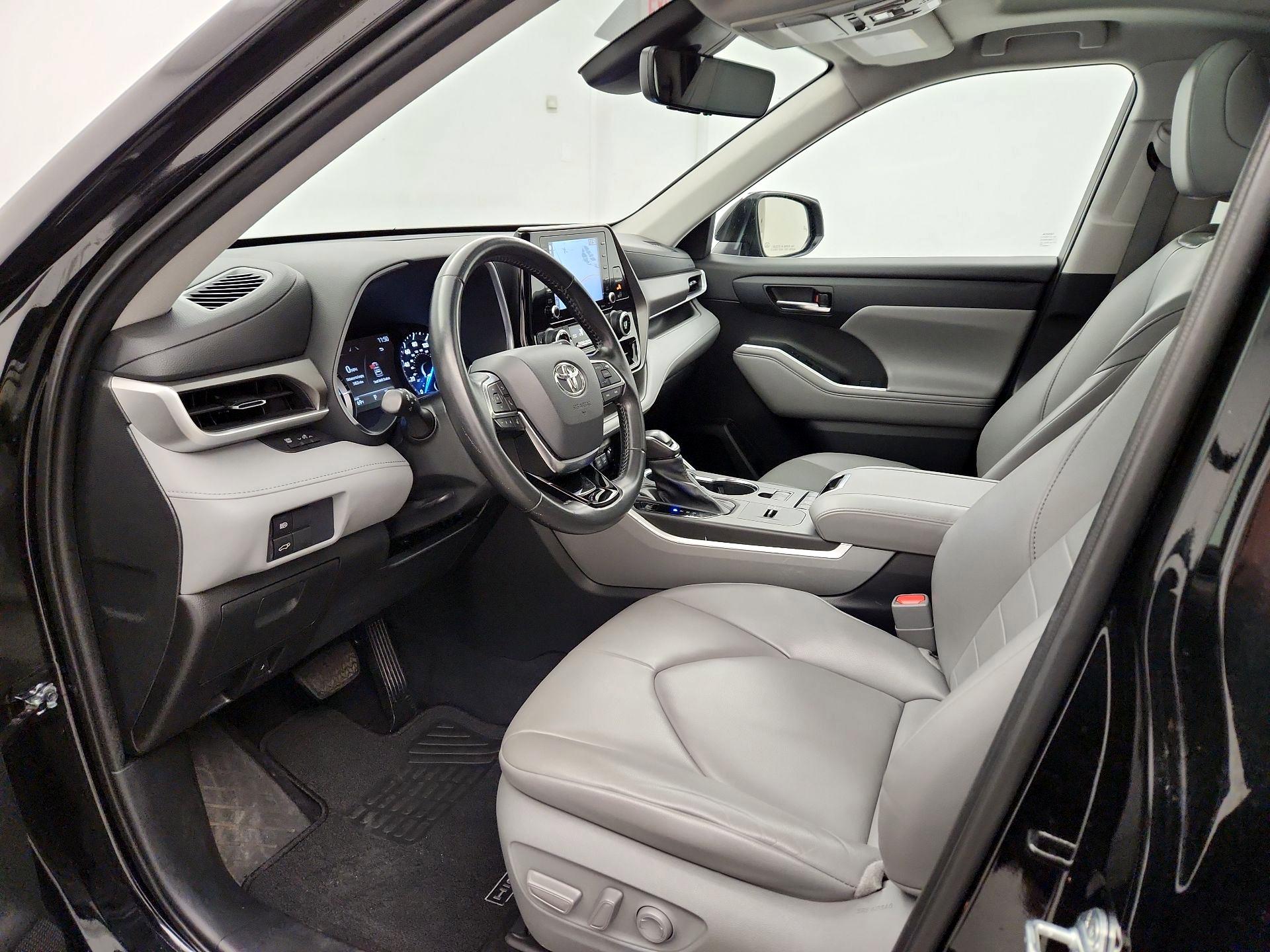 Thumbnail: 2021 Toyota Highlander - 11