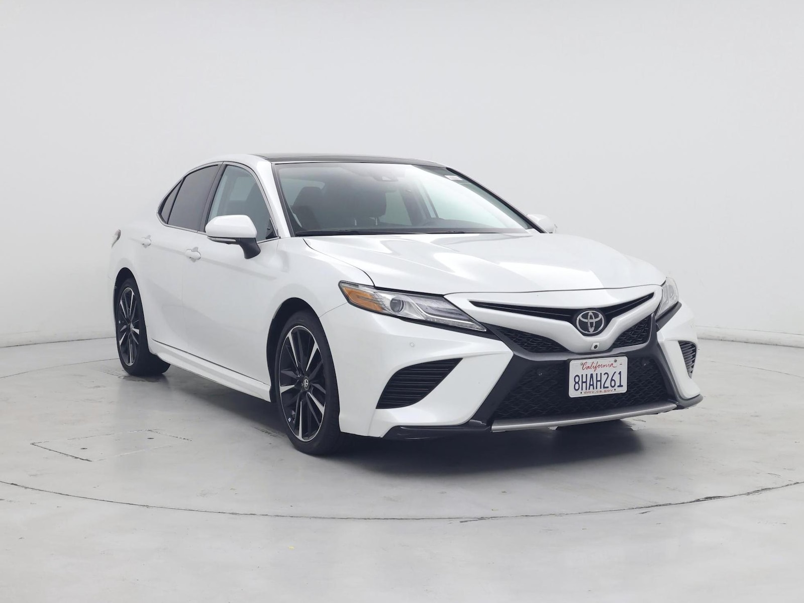 2019 Toyota Camry XSE - Photo 2