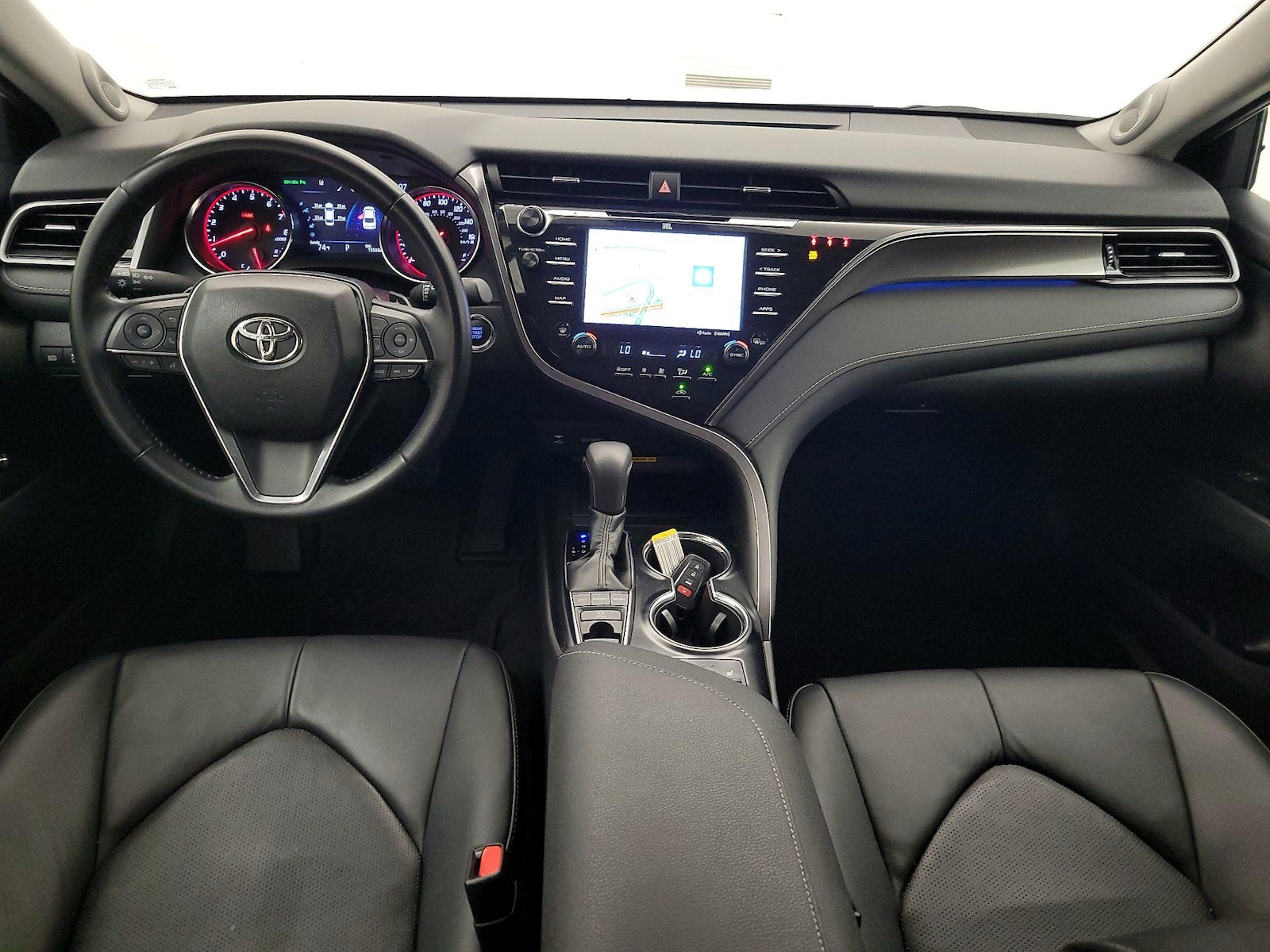 2019 Toyota Camry XSE - Photo 10