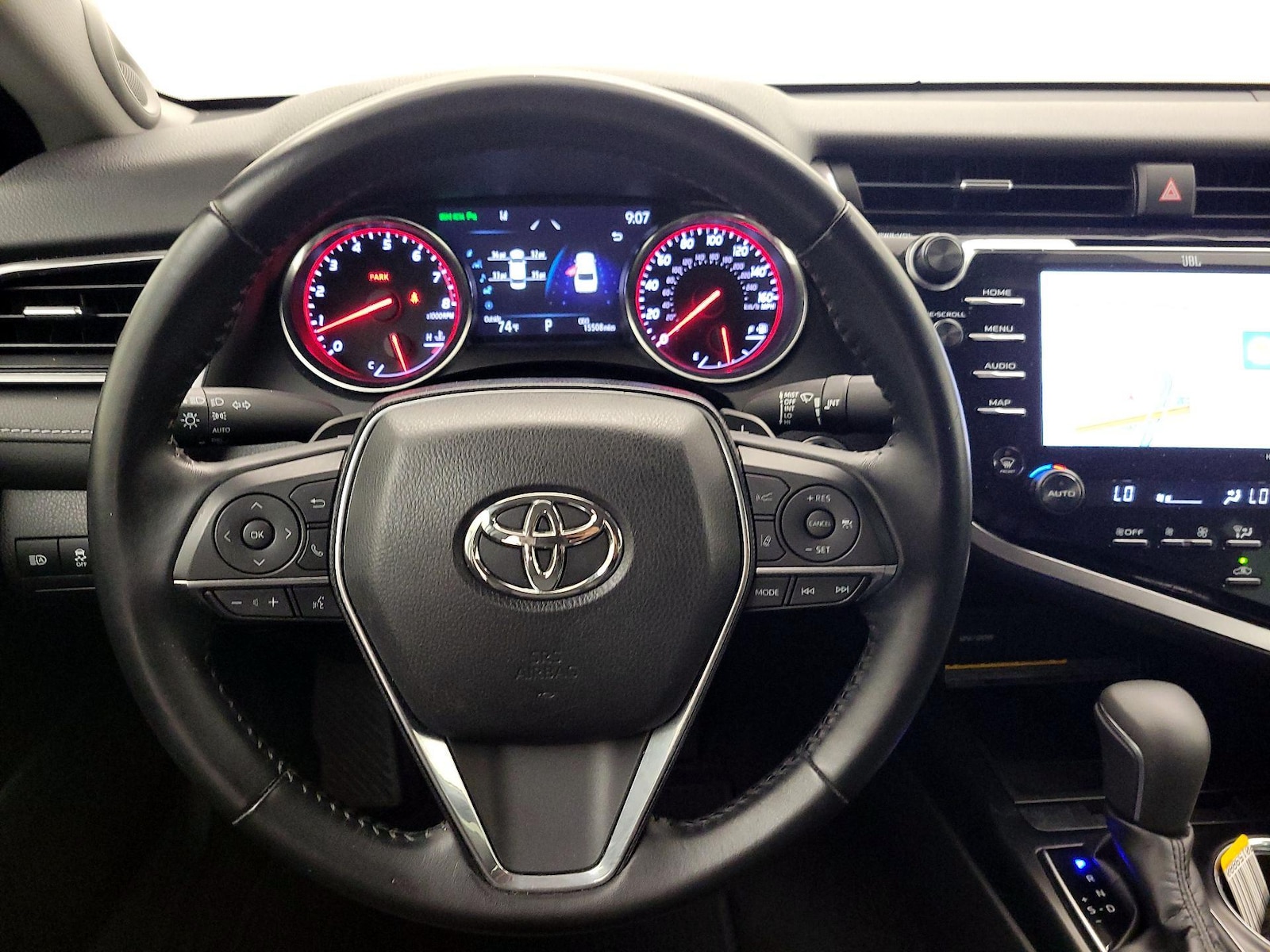 2019 Toyota Camry XSE - Photo 11